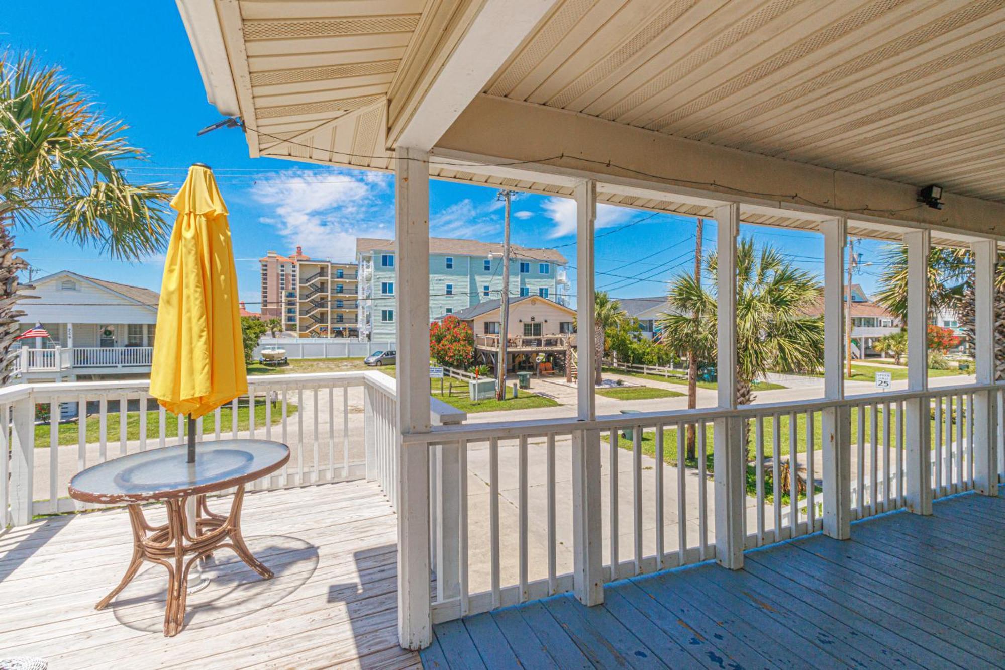 Beautifully Updated House-bella Sirena! Short Walk To The Beach! Sleeps 8! Holiday home *