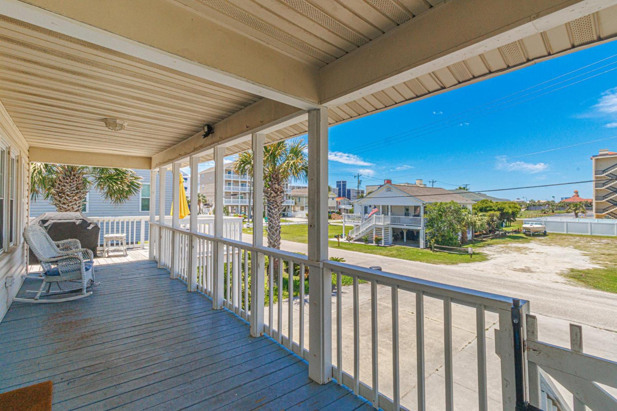 Beautifully Updated House-bella Sirena! Short Walk To The Beach! Sleeps 8! Holiday home Myrtle Beach