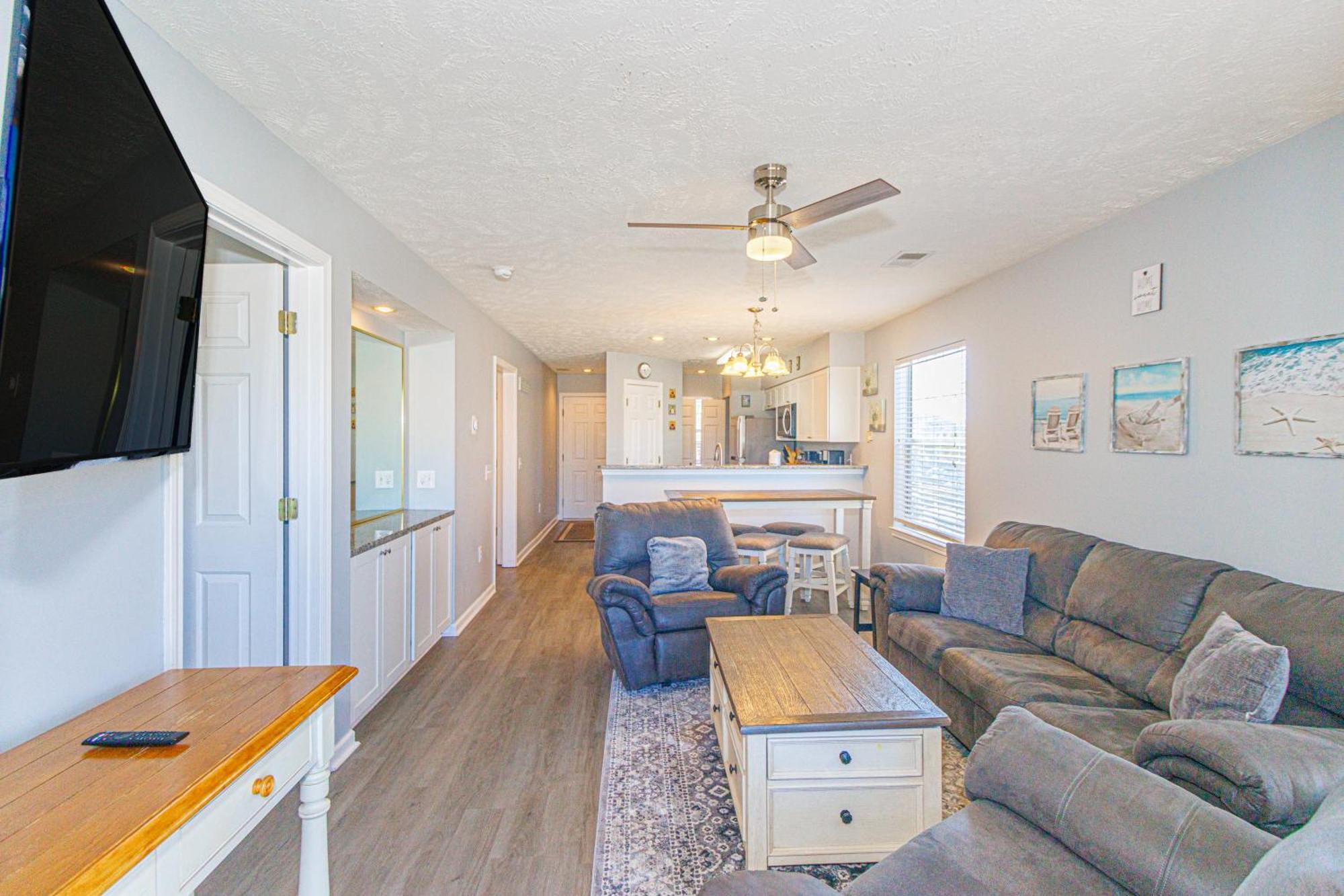 Newly Renovated 2nd Floor Condo! 2 Bed, 2 Bath - Waterway Village 5d Holiday home