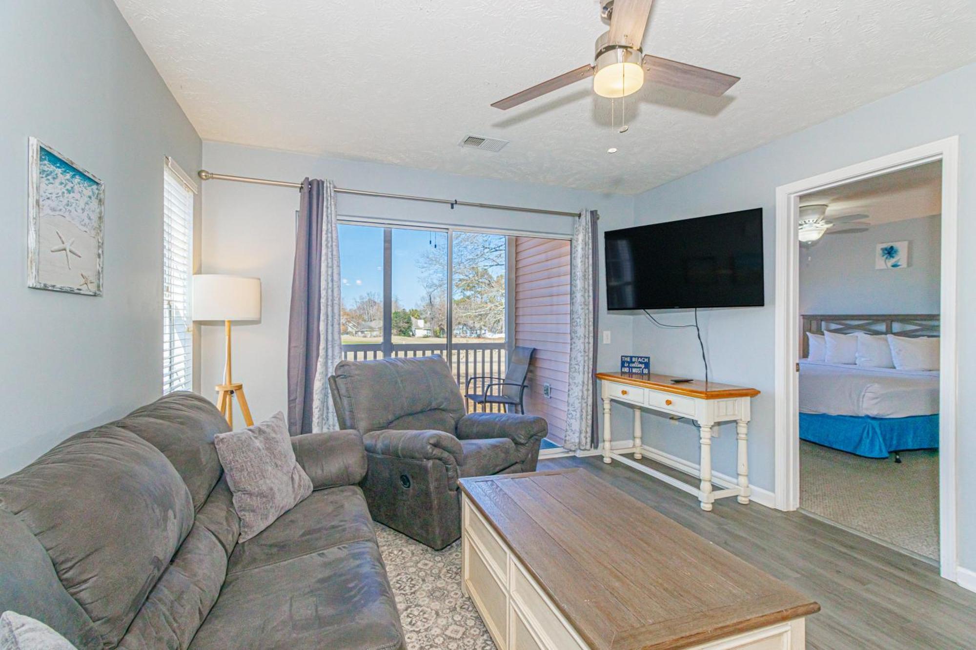 Newly Renovated 2nd Floor Condo! 2 Bed, 2 Bath - Waterway Village 5d *