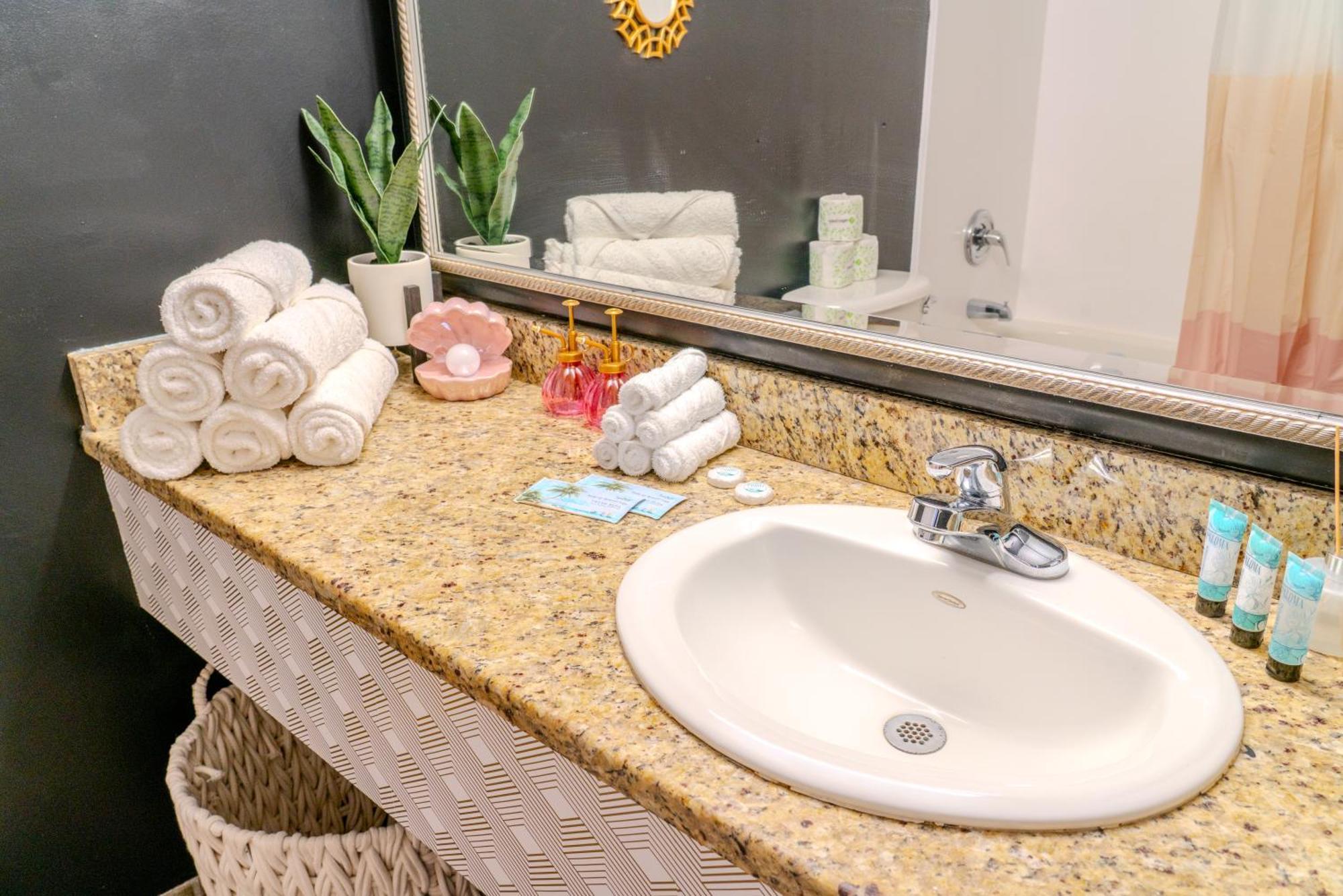 50 Shades Of Grey - Romance Suite! Couples Retreat 717 Resort