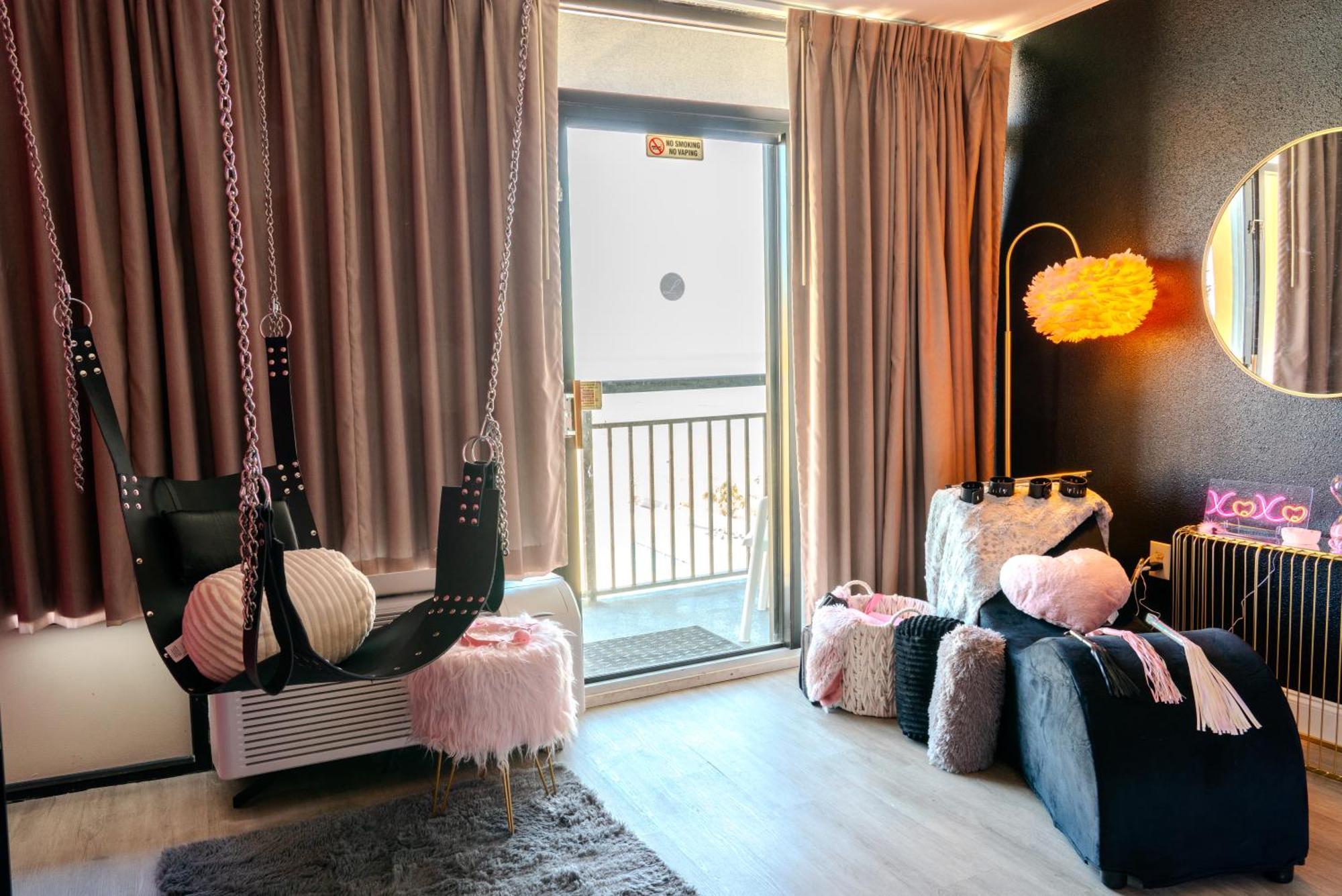 50 Shades Of Grey - Romance Suite! Couples Retreat 717 * Myrtle Beach