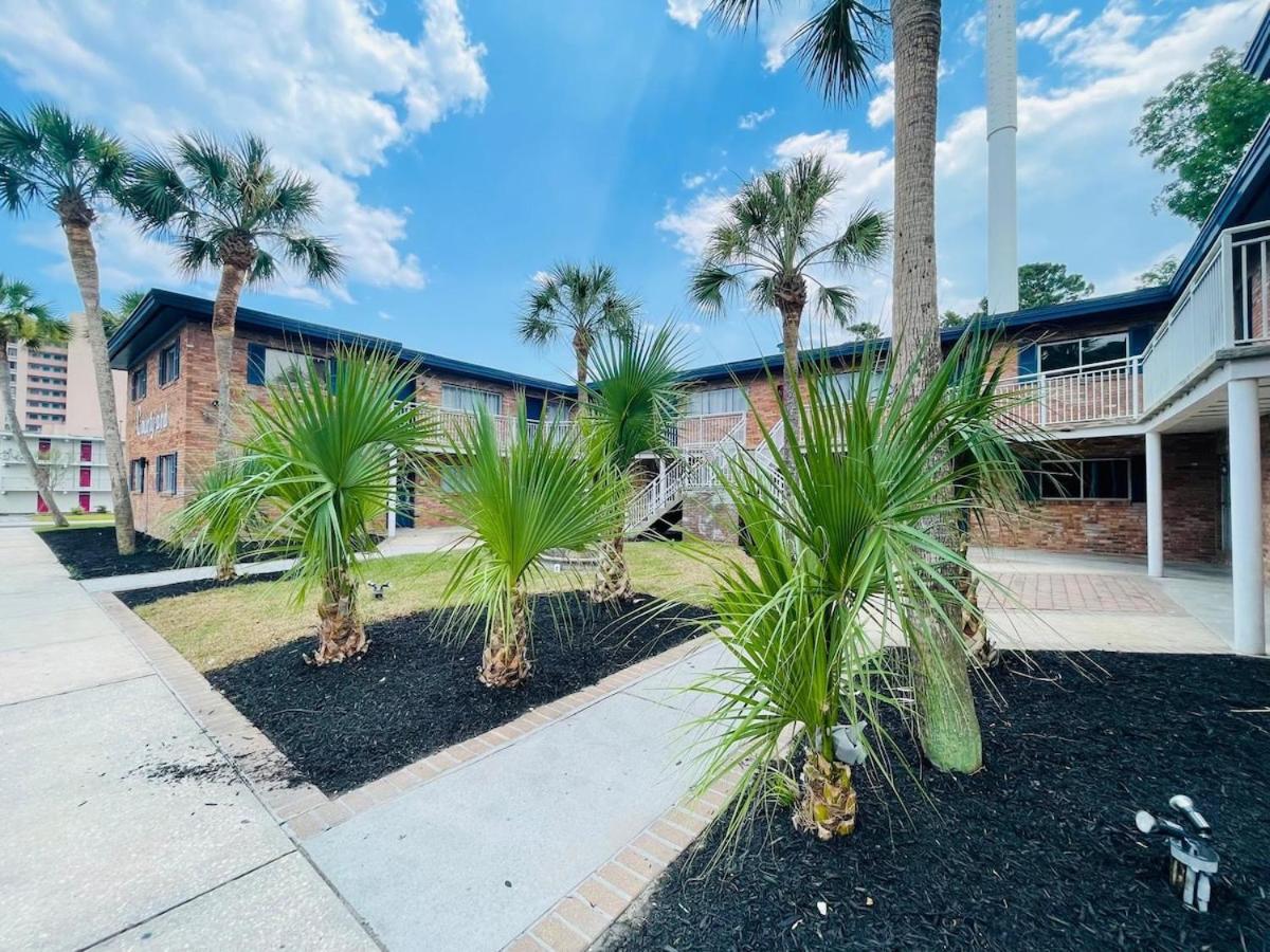 Perfect Vacation Walk To The 10 Apartment