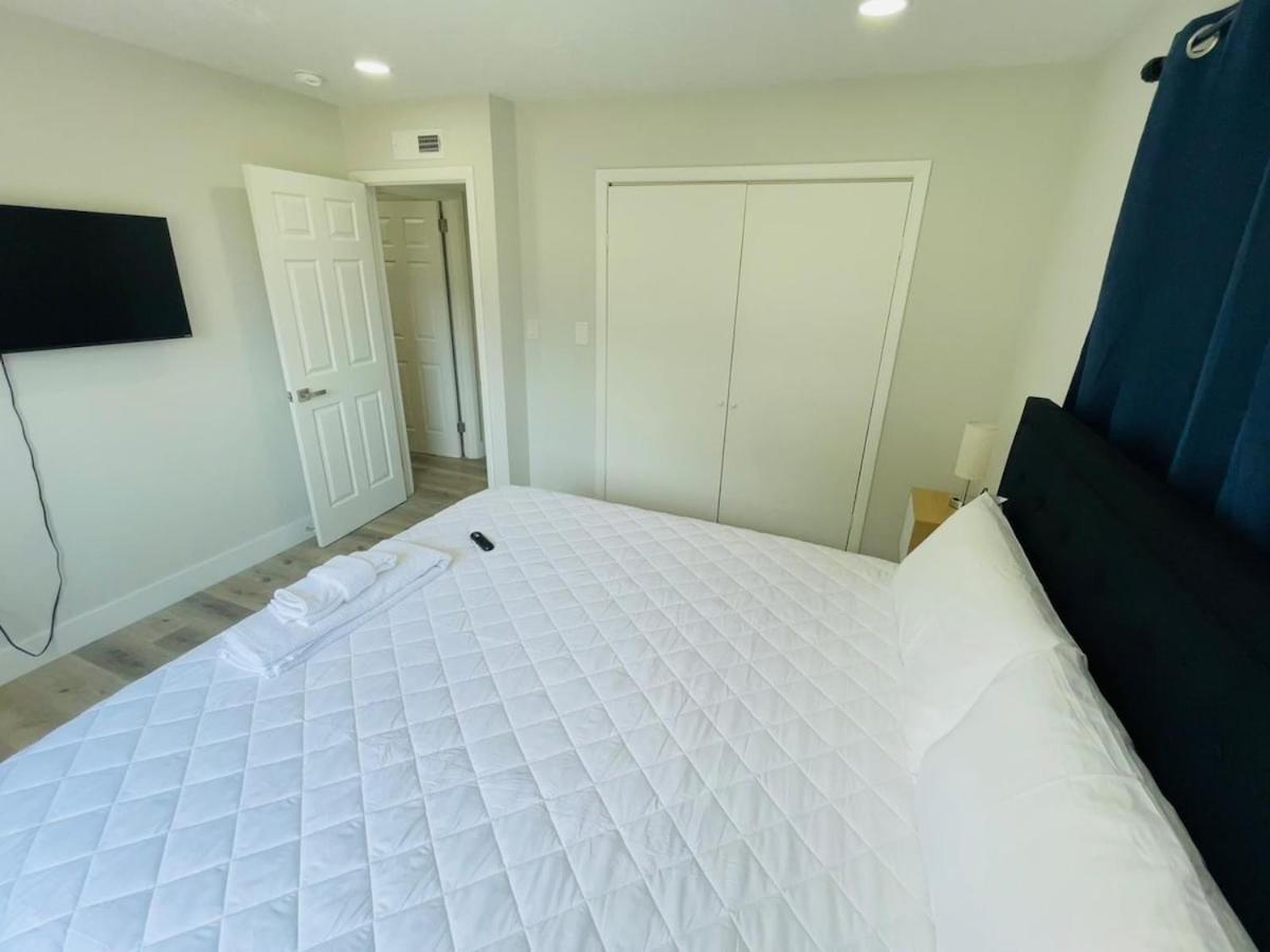 Apartment Perfect Vacation Walk To The 10 *
