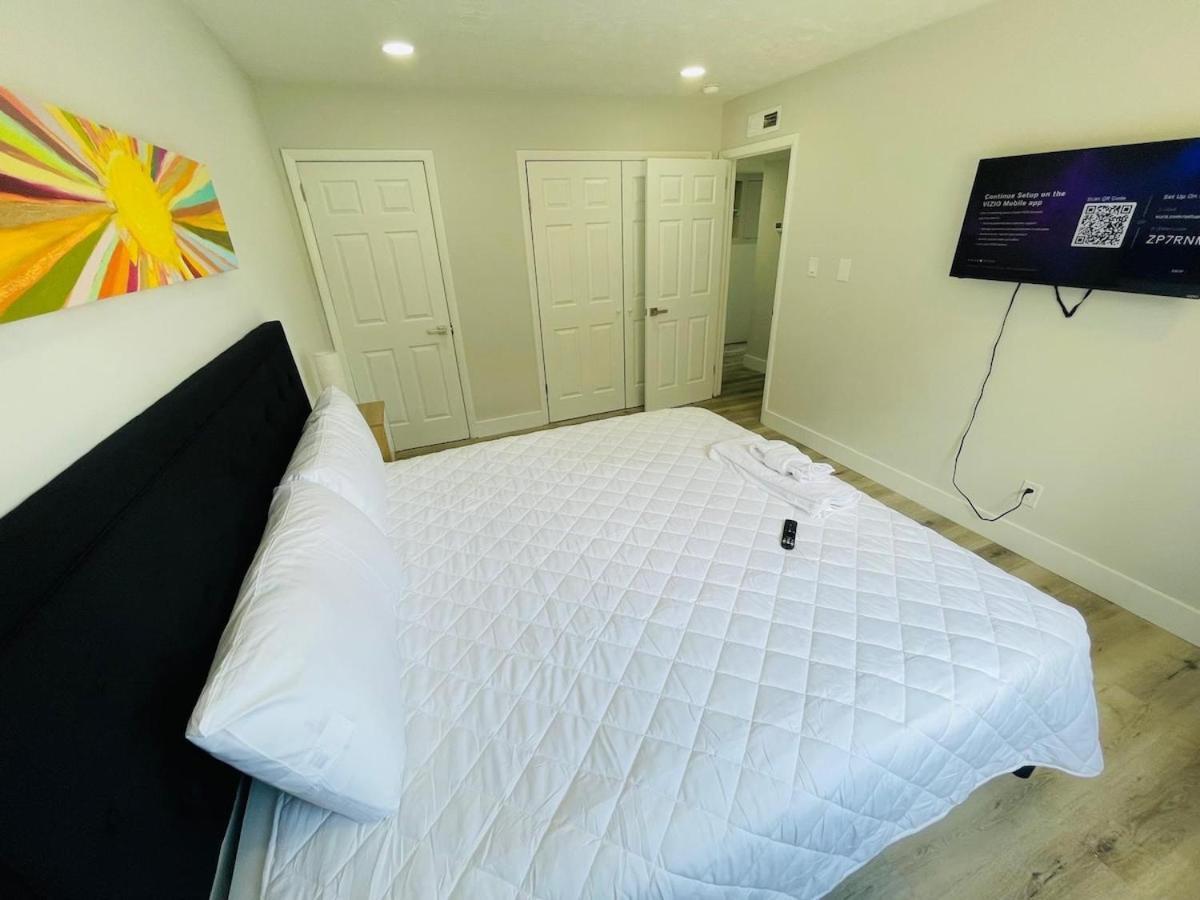 Apartment Perfect Vacation Walk To The 10 *