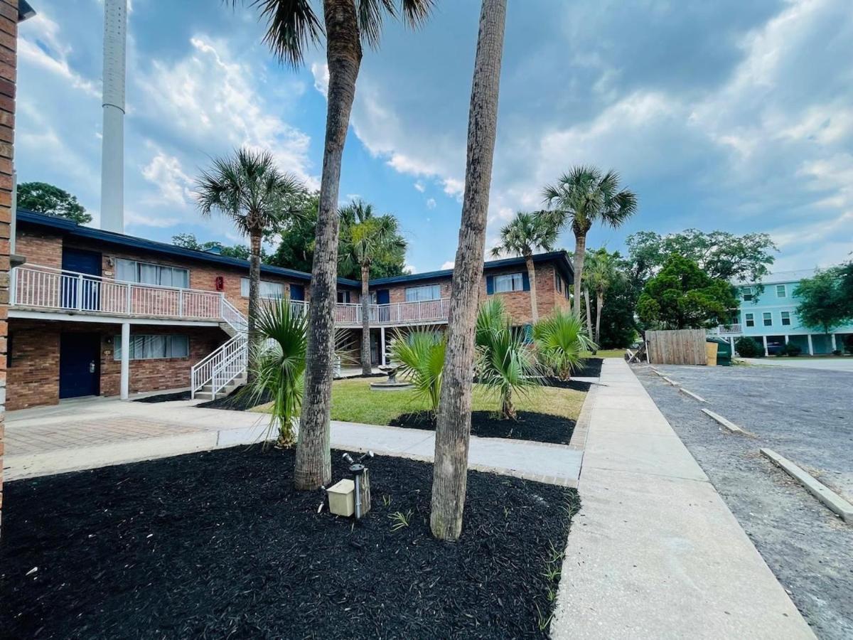 Perfect Vacation Walk To The 4 Apartment *