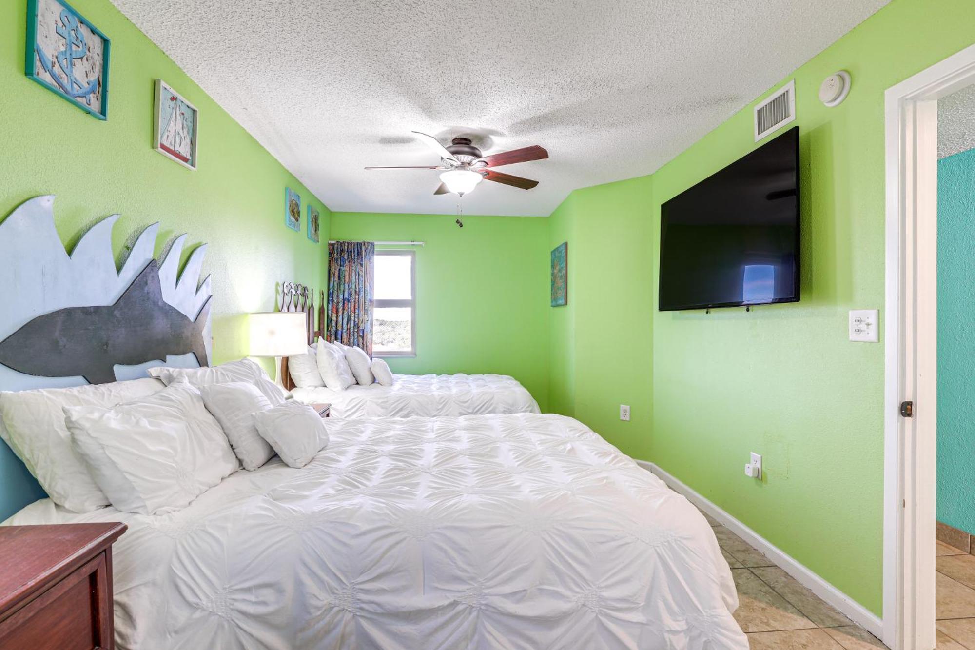 Oceanfront With Huge Balcony Walk To Skywheel Apartment *