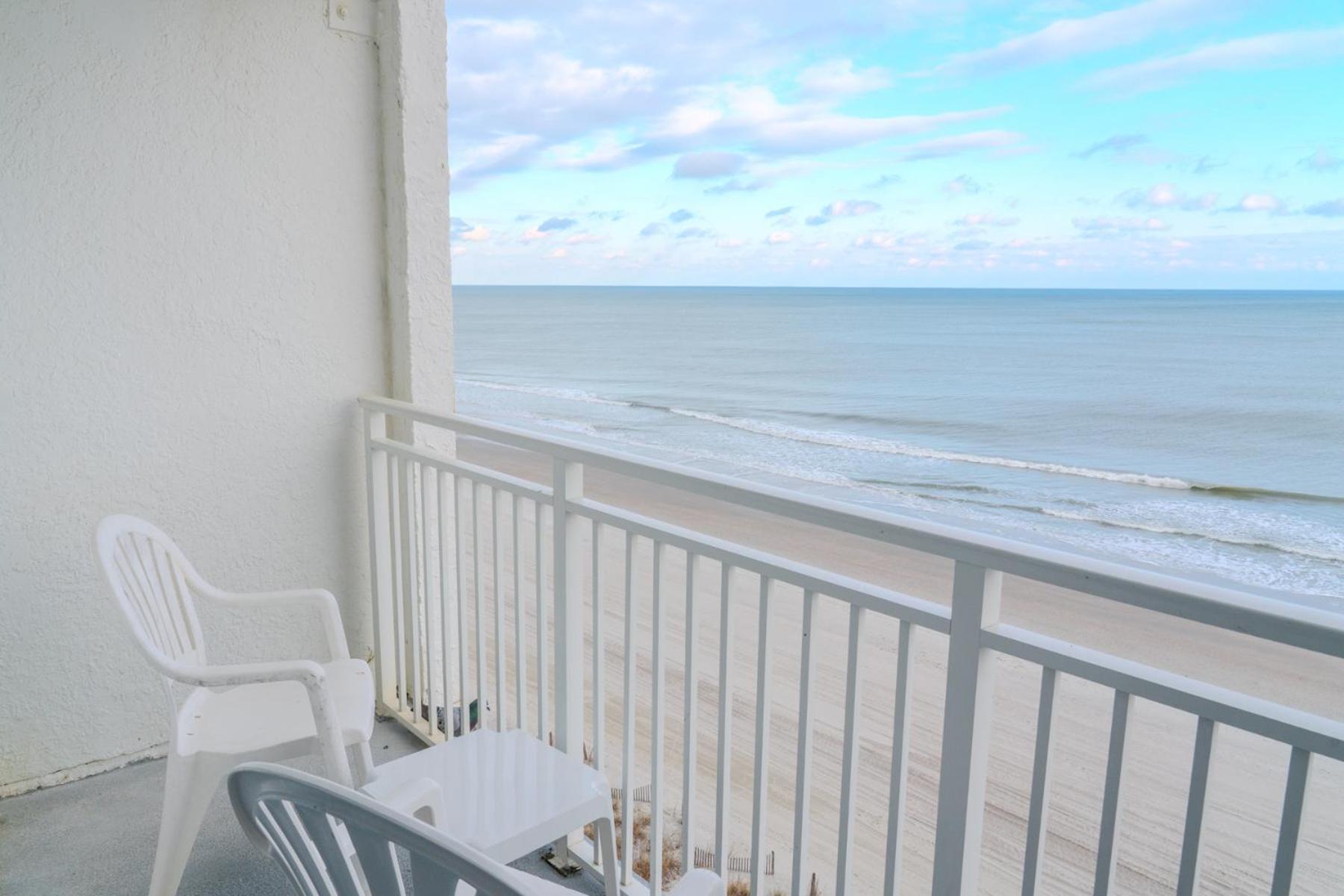 Direct Oceanfront Double Queen Suite! Stunning Ocean Views! Sleeps 4! Sea Mist 20802 Myrtle Beach