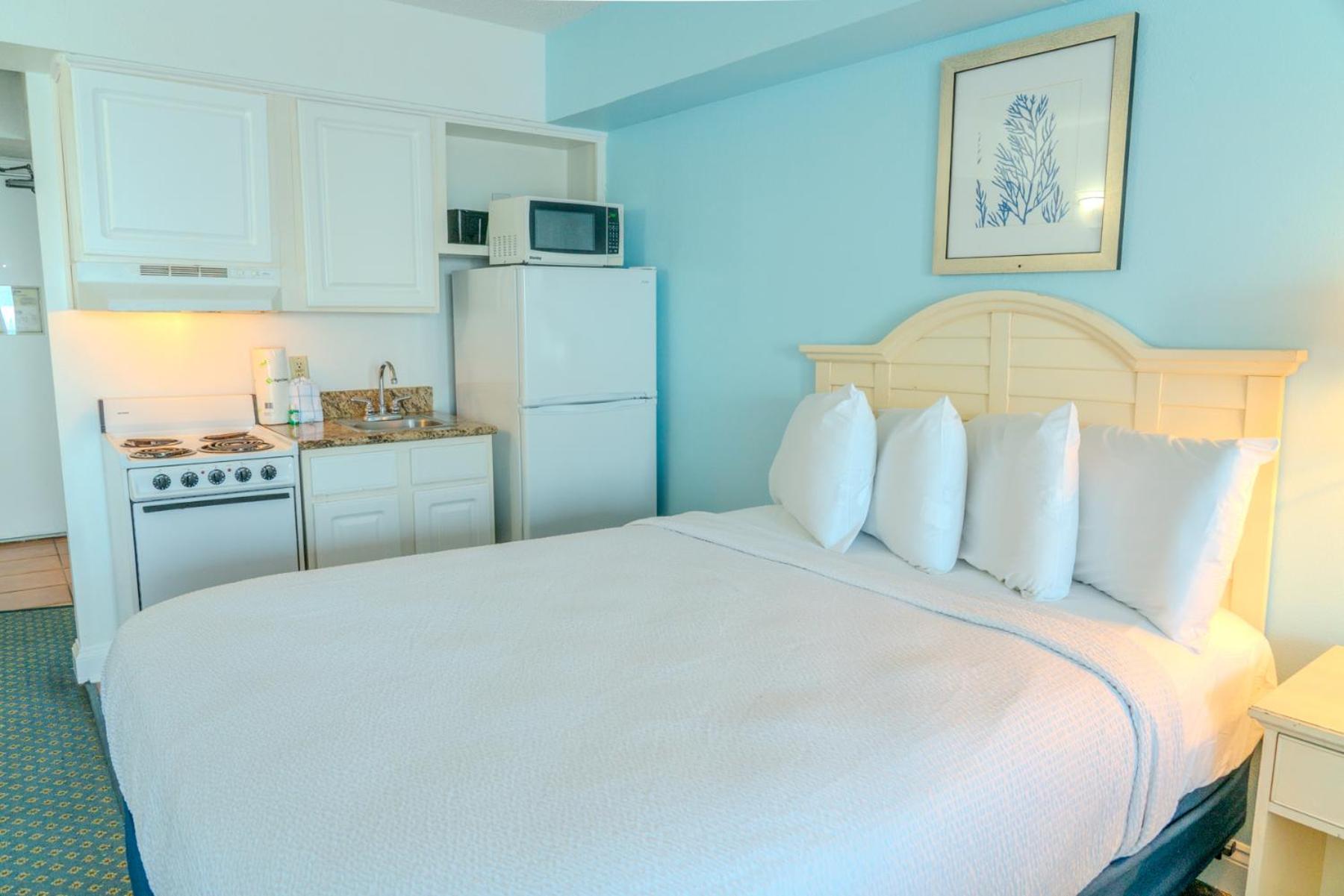 Holiday home Direct Oceanfront Double Queen Suite! Stunning Ocean Views! Sleeps 4! Sea Mist 20802