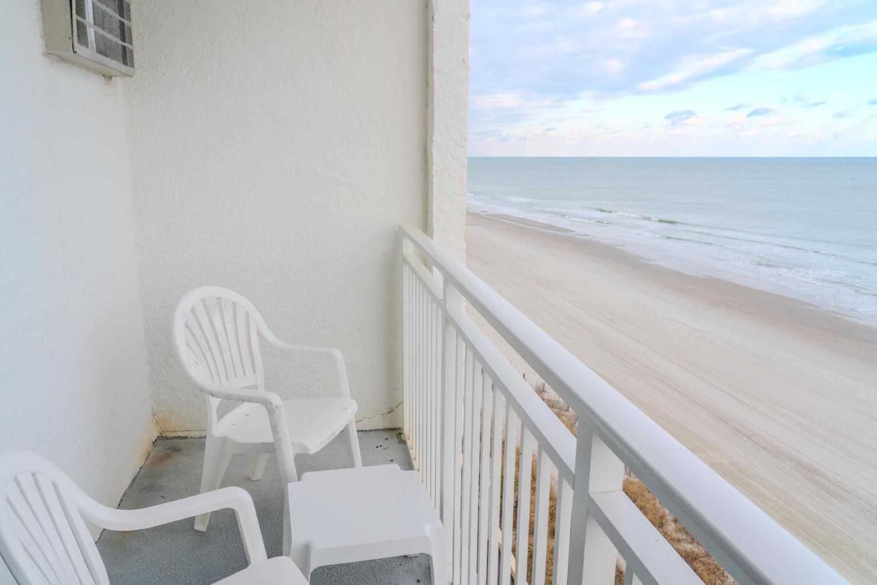 Direct Oceanfront Double Queen Suite! Stunning Ocean Views! Sleeps 4! Sea Mist 20802 Holiday home *