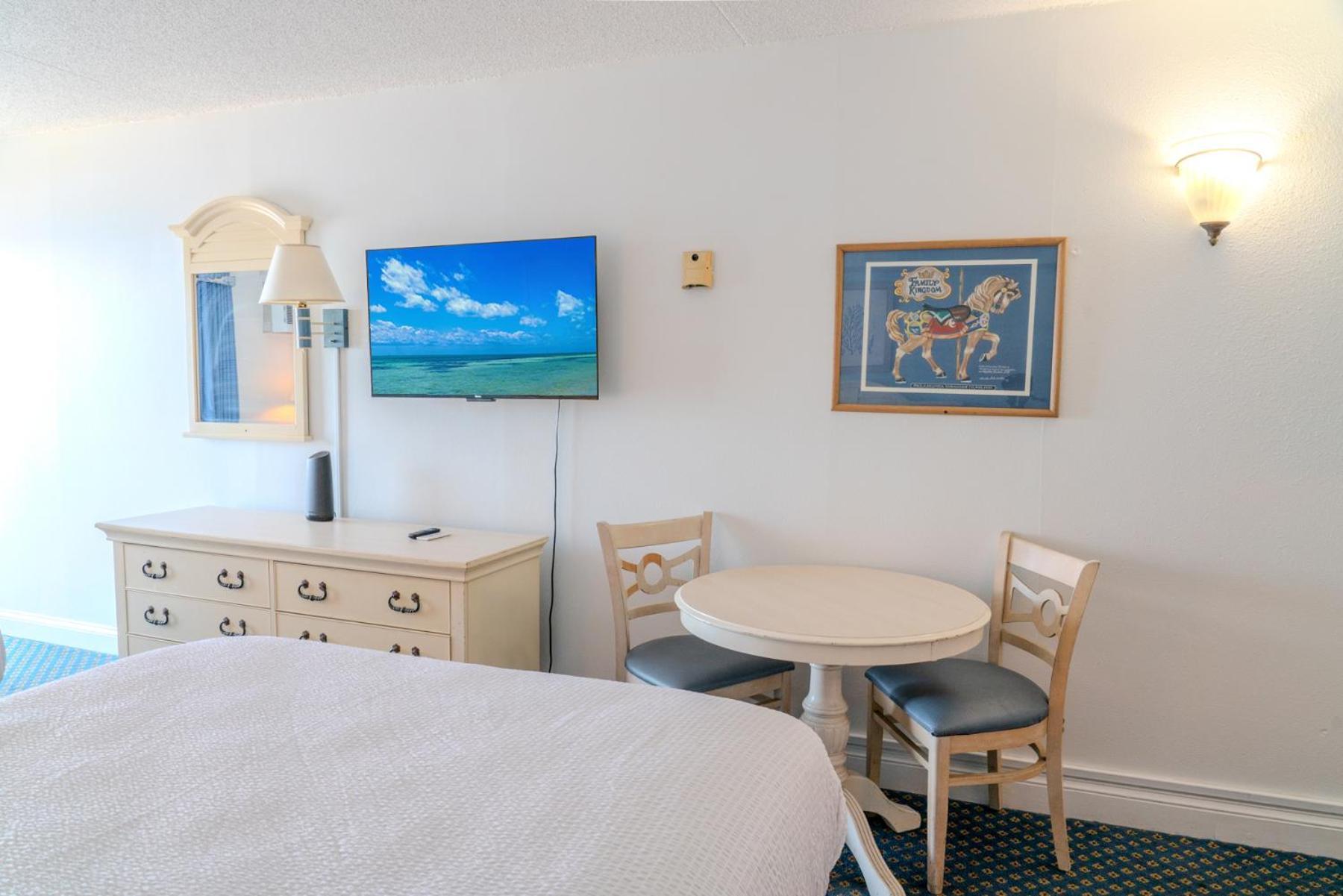 Direct Oceanfront Double Queen Suite! Stunning Ocean Views! Sleeps 4! Sea Mist 20802 Holiday home *