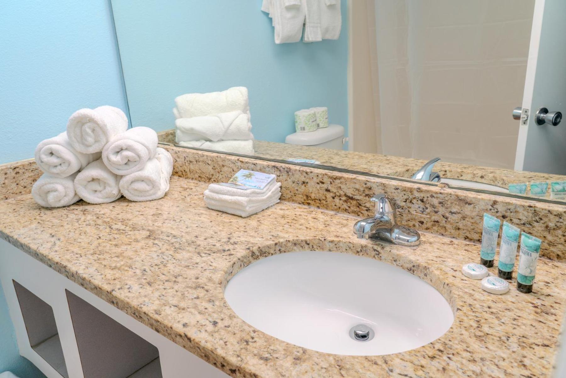Holiday home Direct Oceanfront Double Queen Suite! Stunning Ocean Views! Sleeps 4! Sea Mist 20802 Myrtle Beach