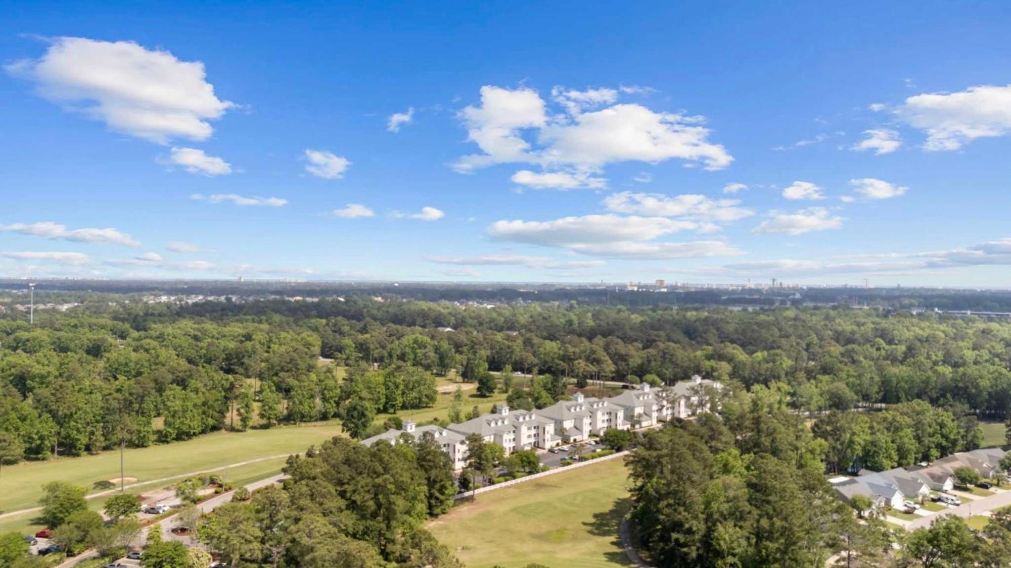 Newly Renovated 3br At World Tour Apartment