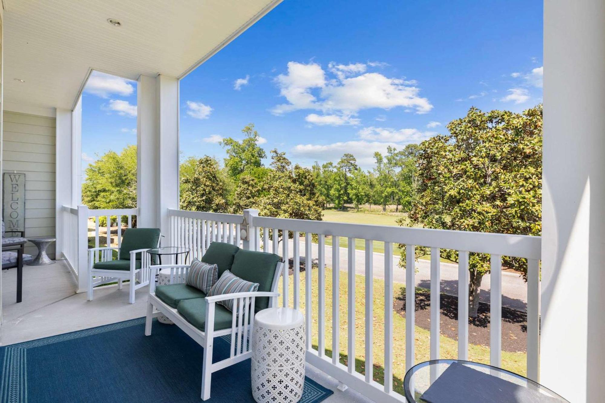 Newly Renovated 3br At World Tour