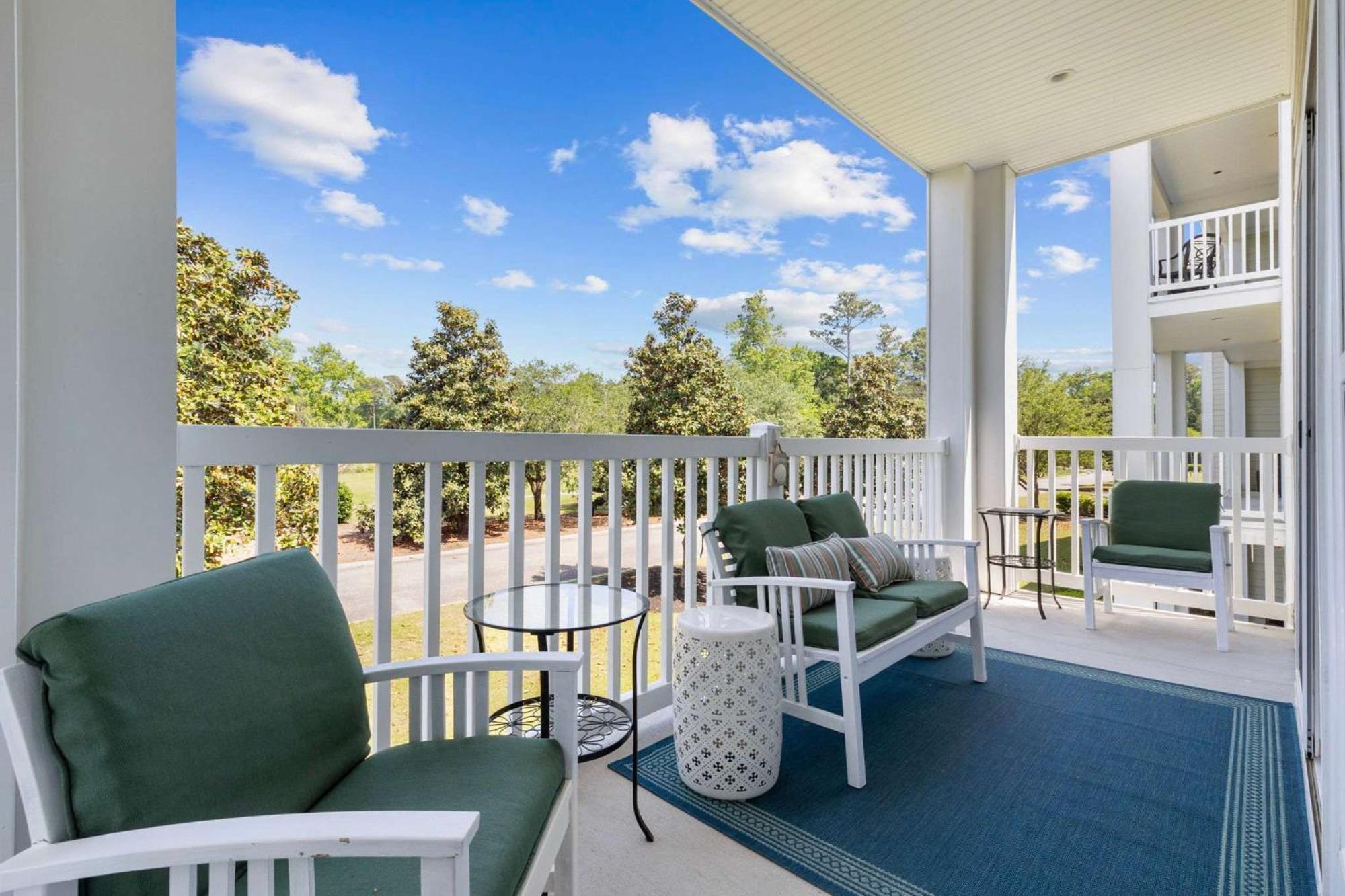 Newly Renovated 3br At World Tour Apartment