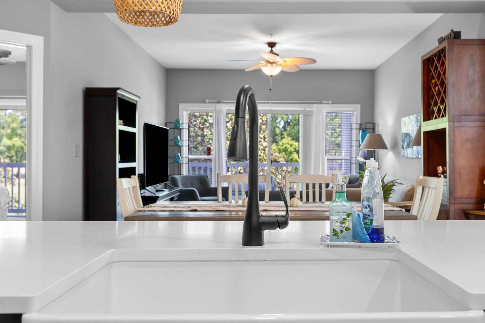 Newly Renovated 3br At World Tour Apartment *