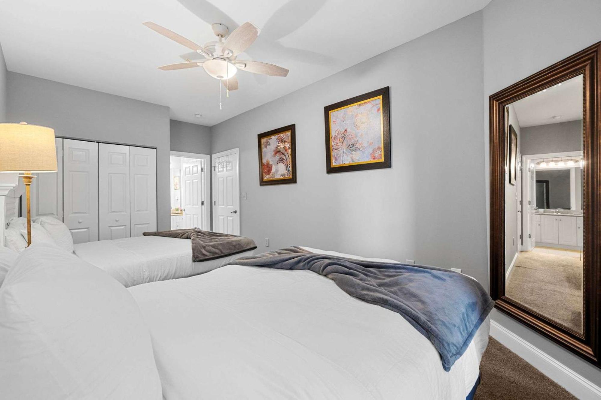 Newly Renovated 3br At World Tour