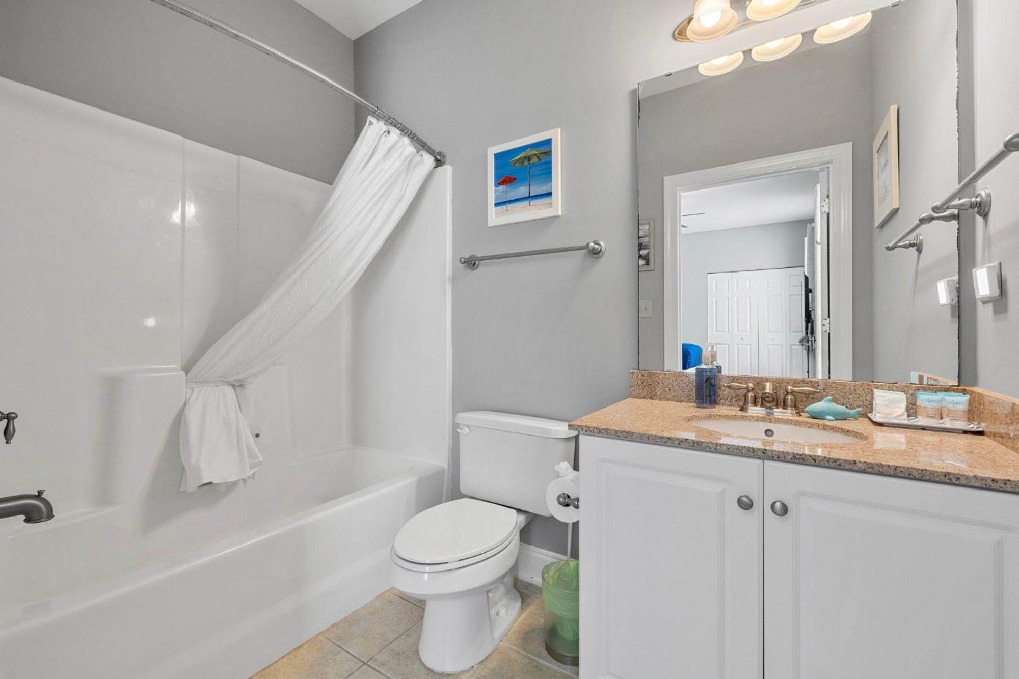 Newly Renovated 3br At World Tour Apartment
