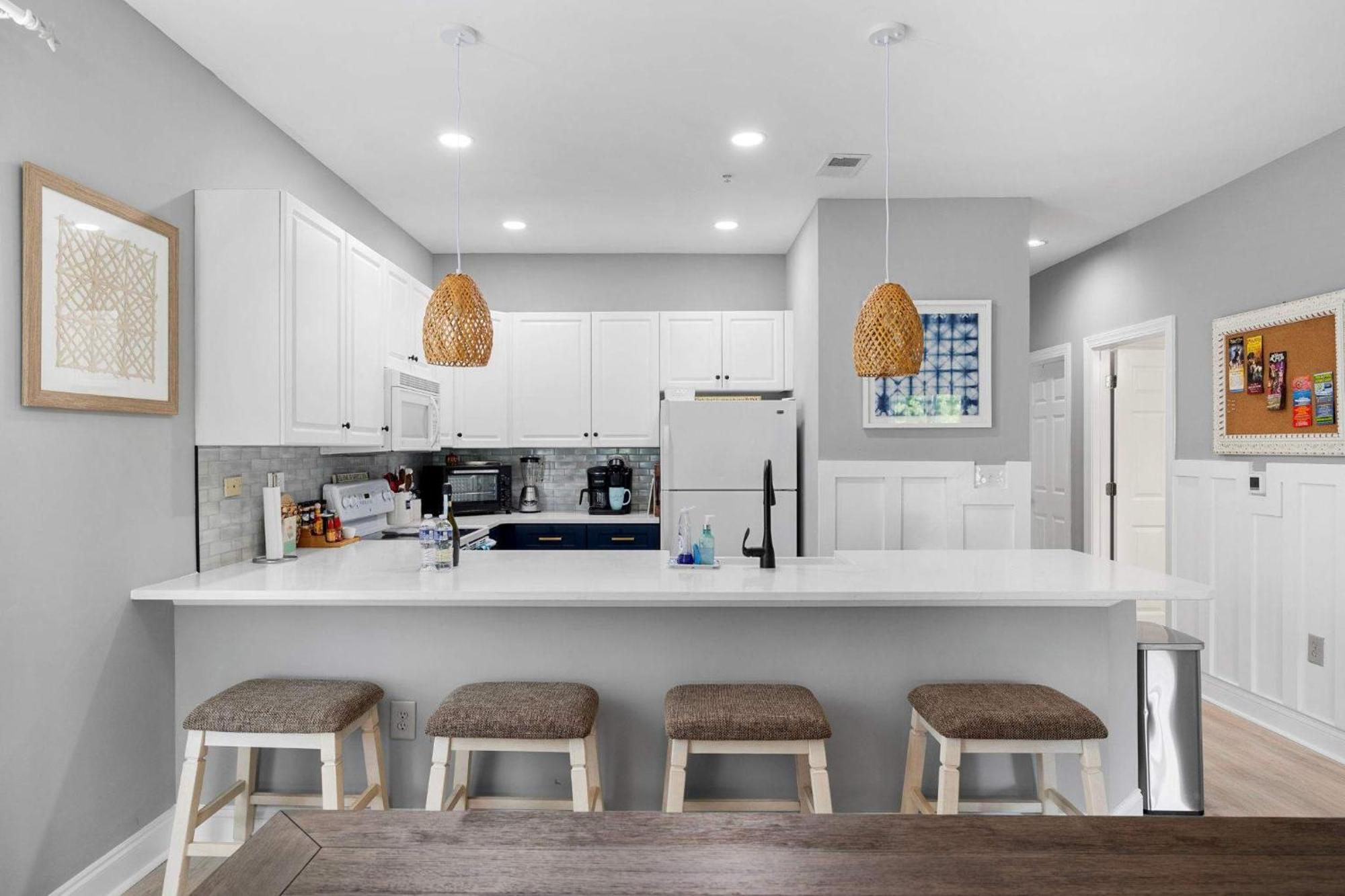 Newly Renovated 3br At World Tour Apartment