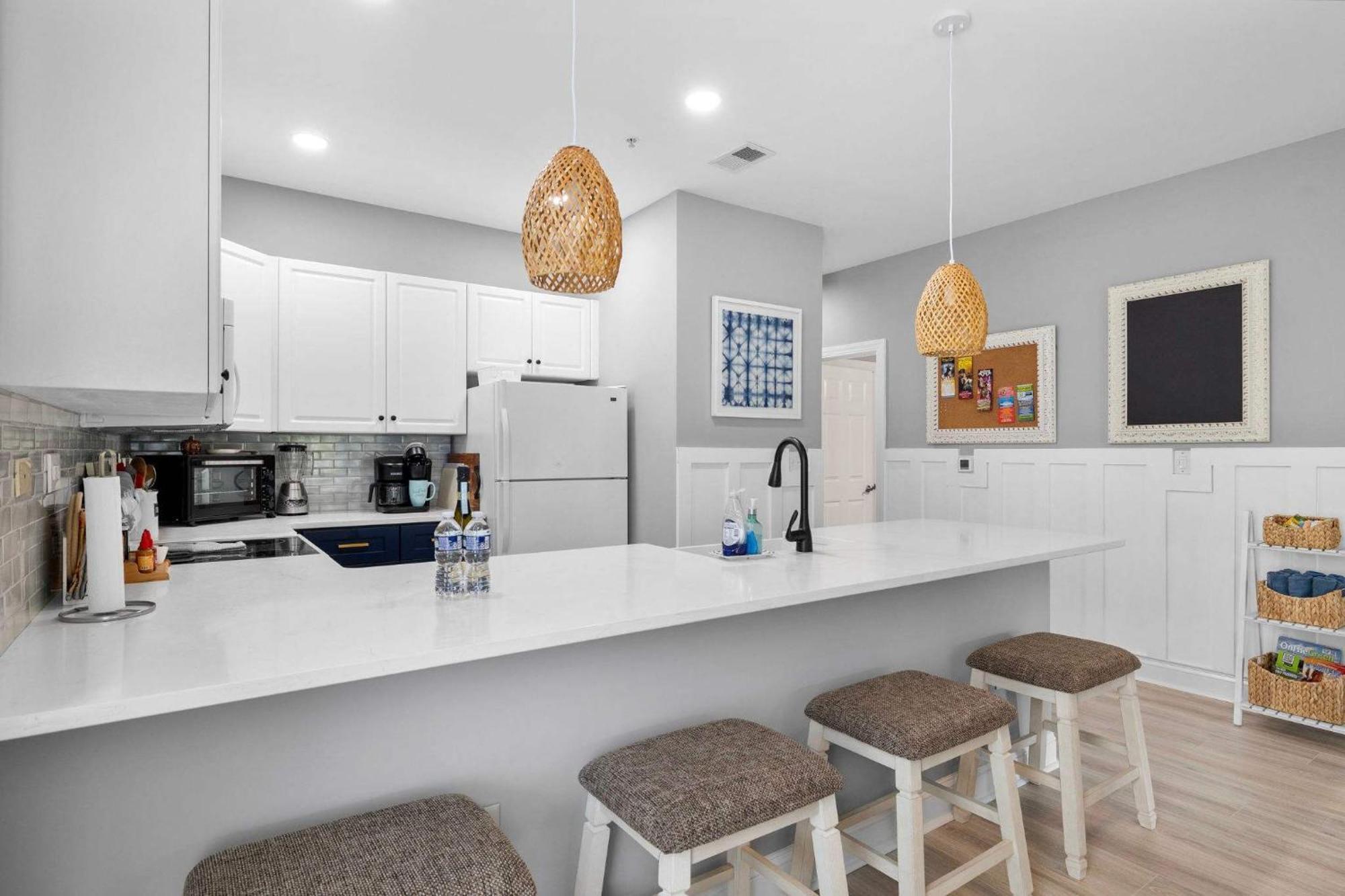 Newly Renovated 3br At World Tour