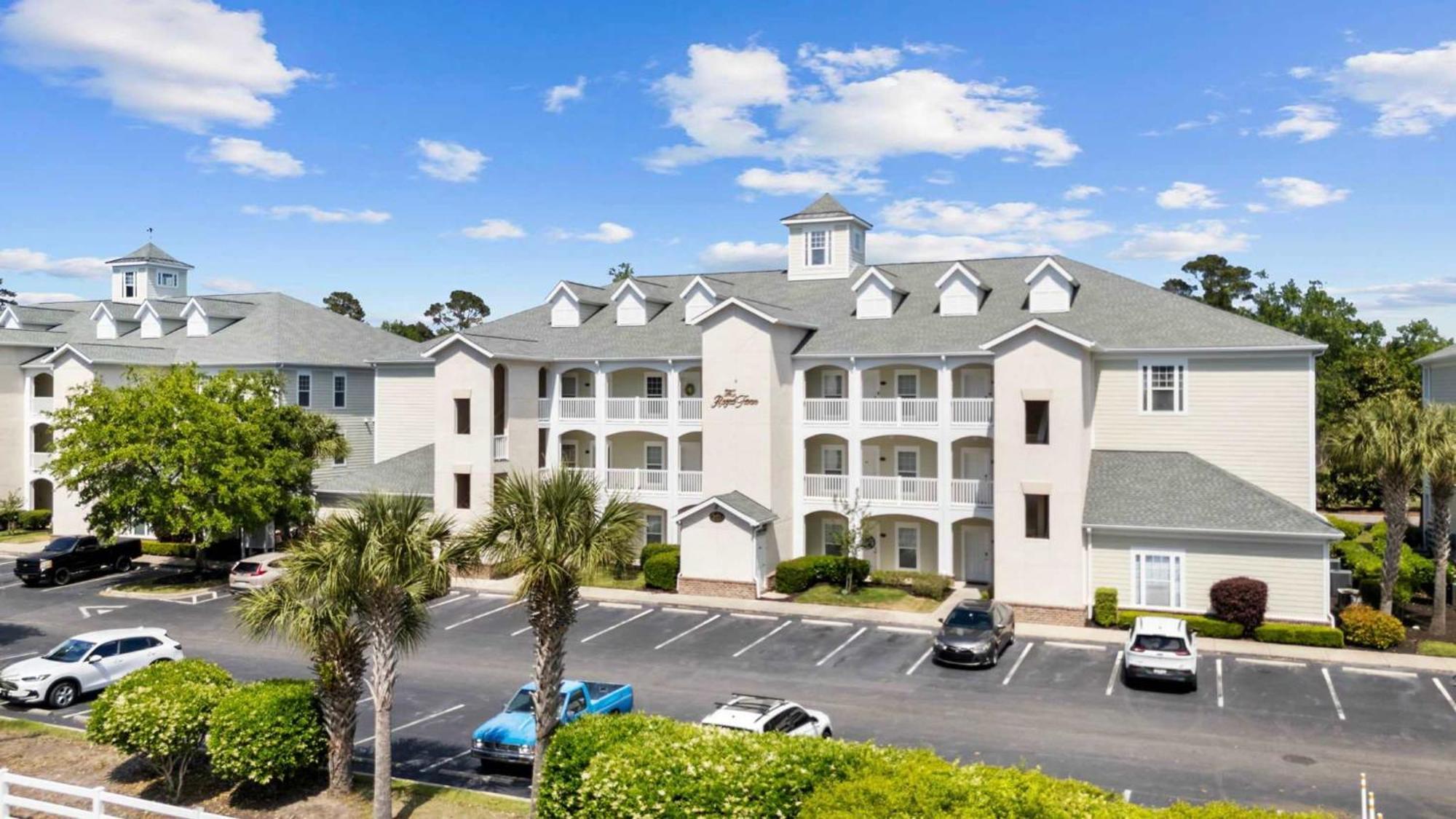 Newly Renovated 3br At World Tour Apartment *