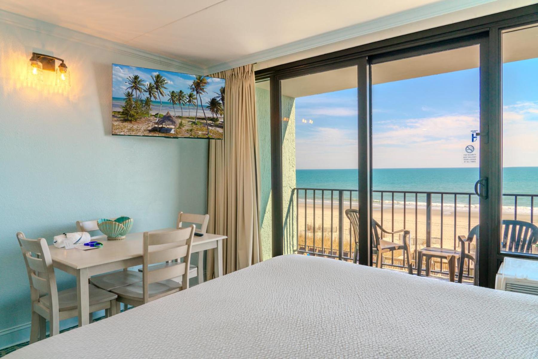 Direct Oceanfront 1 Bedroom Suite! Schooner At Compass Cove 335- Sleeps 4! Holiday home *
