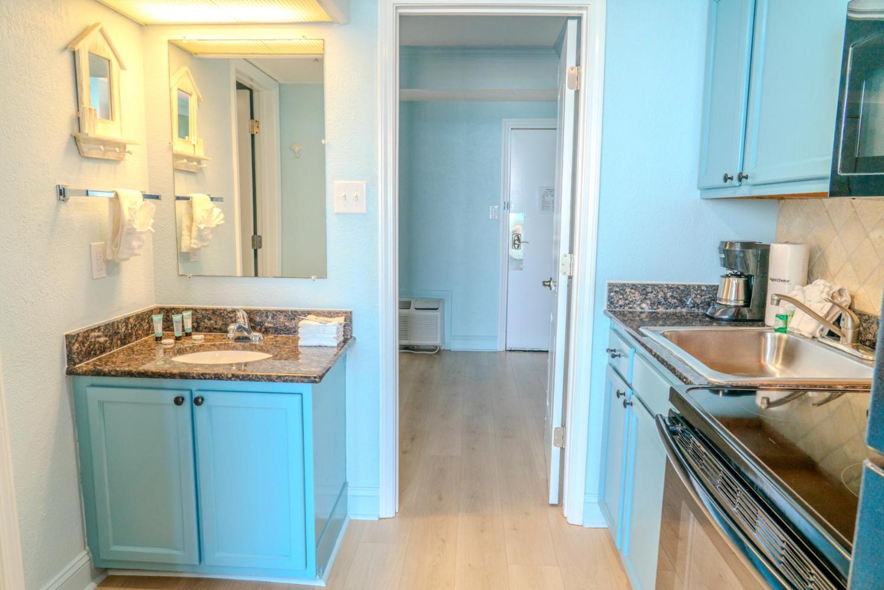Direct Oceanfront 1 Bedroom Suite! Schooner At Compass Cove 335- Sleeps 4! *