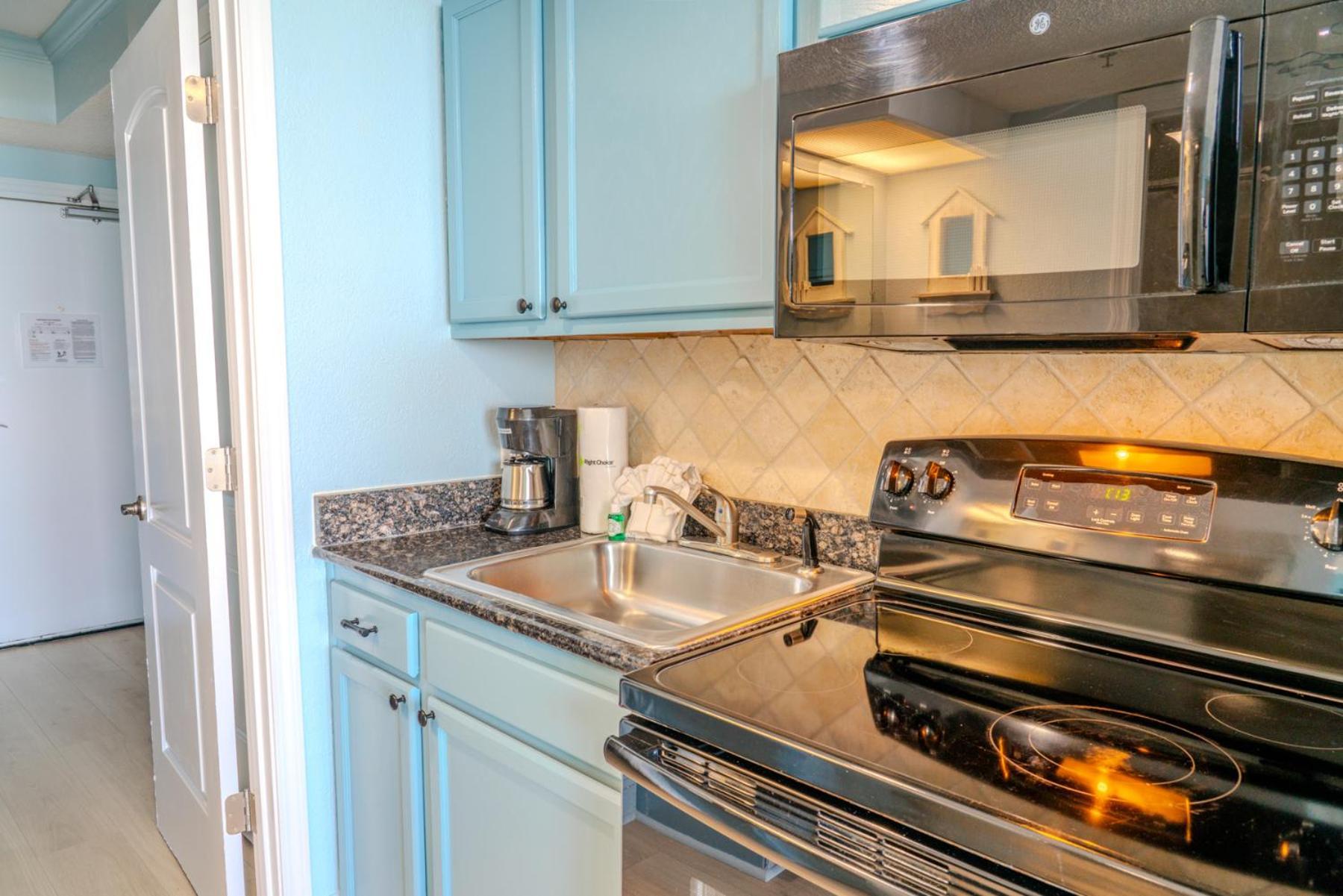 Direct Oceanfront 1 Bedroom Suite! Schooner At Compass Cove 335- Sleeps 4!