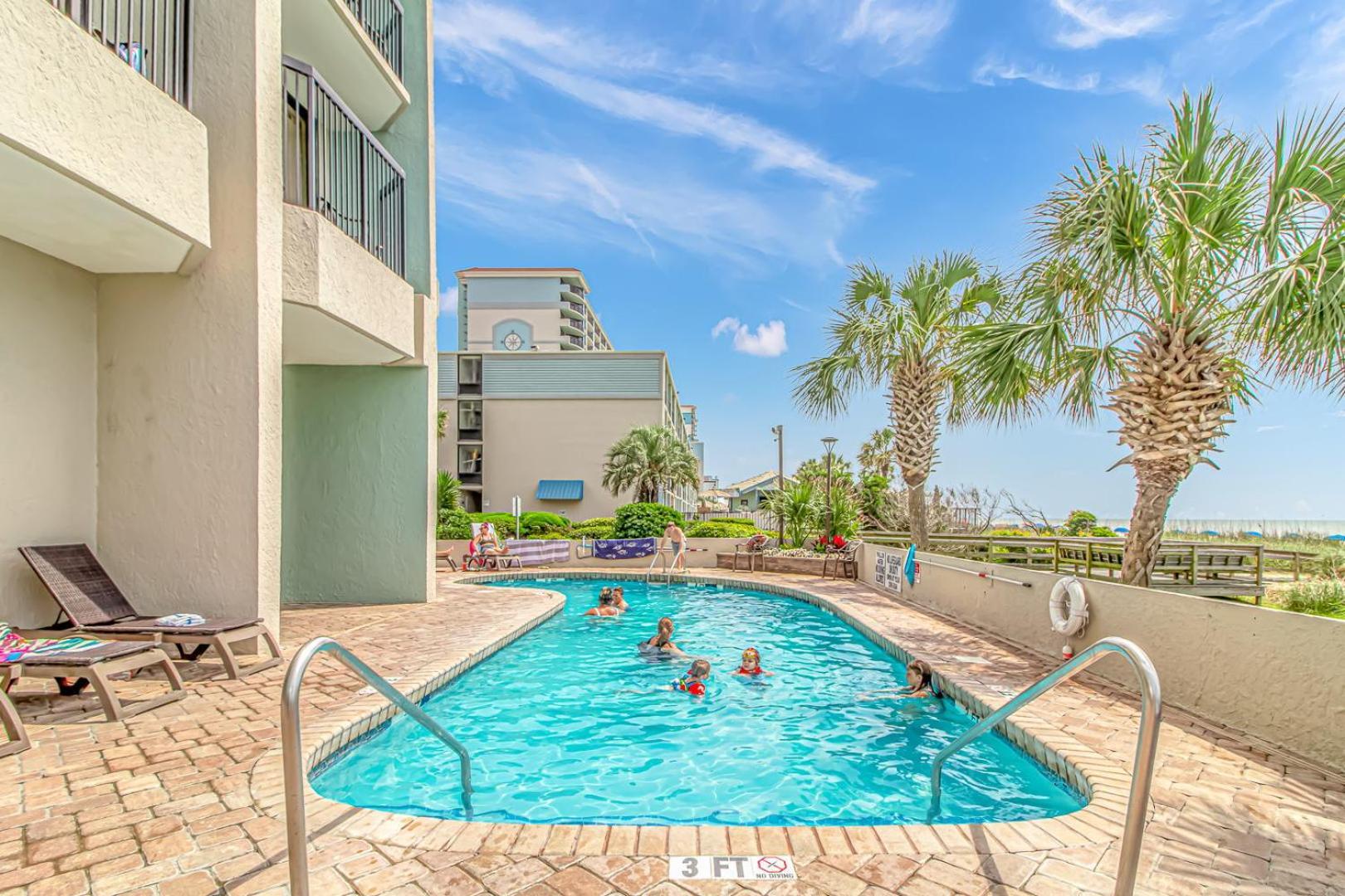 Direct Oceanfront 1 Bedroom Suite! Schooner At Compass Cove 335- Sleeps 4! Holiday home Myrtle Beach