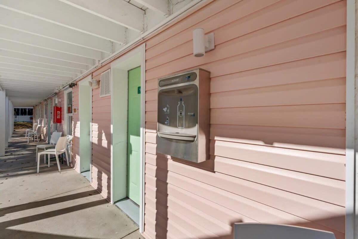 Treehouse Walk To Pet-friendly 302 Apartment Myrtle Beach