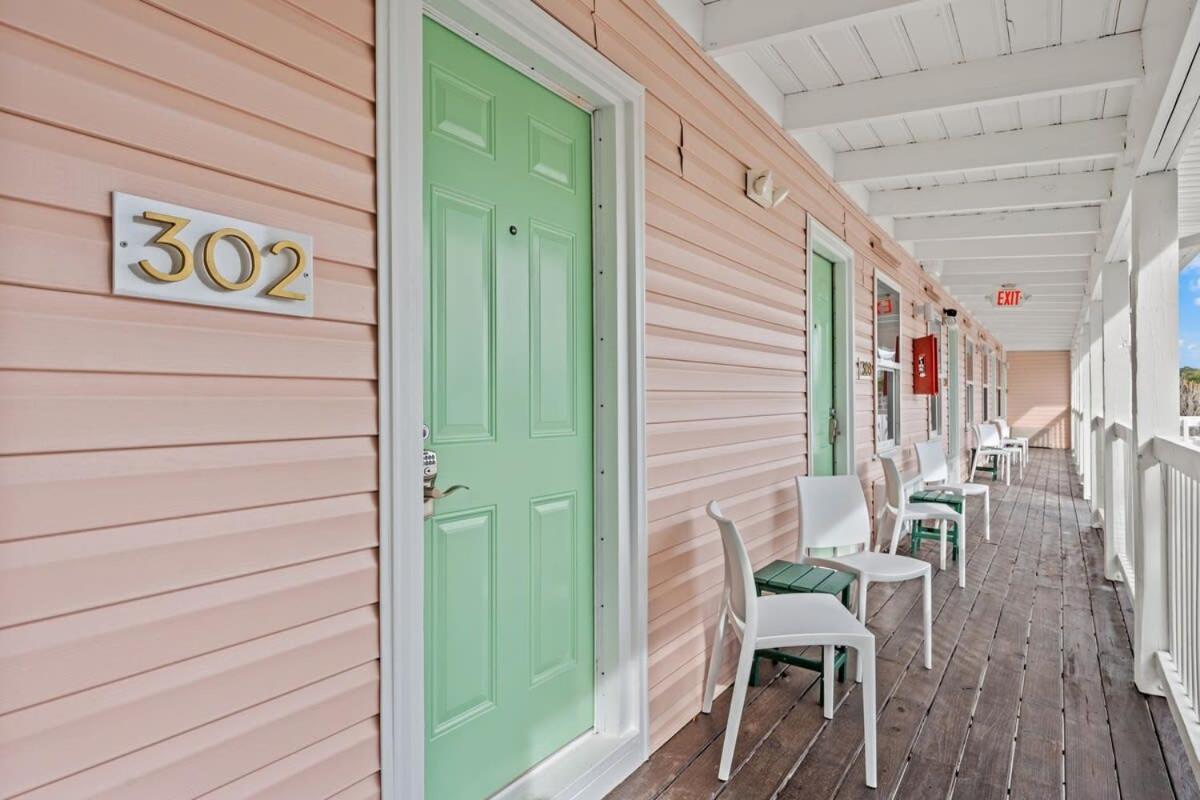 Treehouse Walk To Pet-friendly 302 Myrtle Beach