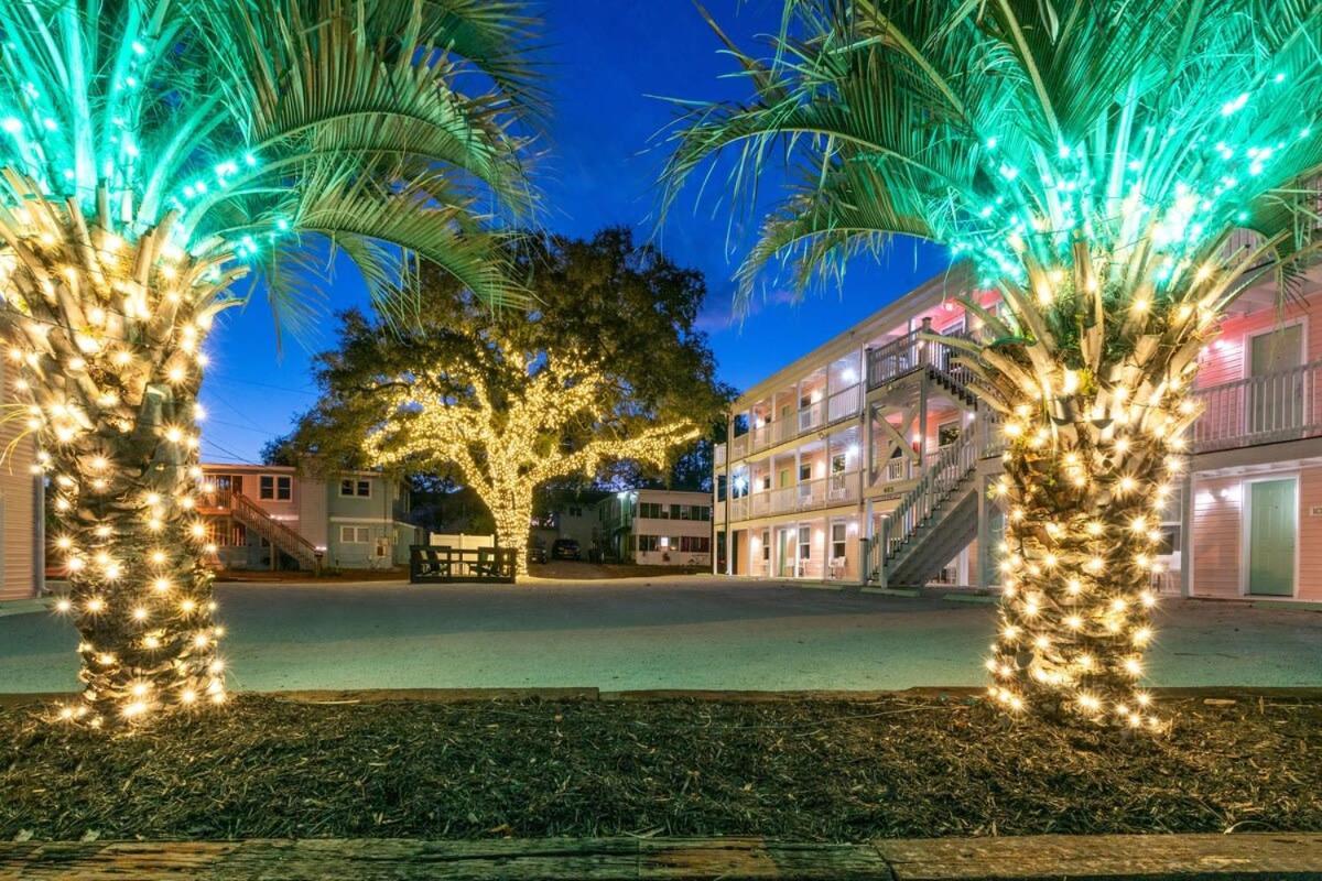 Apartment Treehouse Walk To Pet-friendly 101 Myrtle Beach