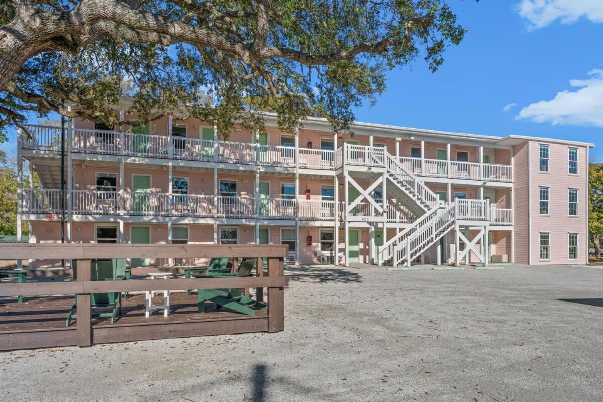 Treehouse Walk To Pet-friendly 101 * Myrtle Beach