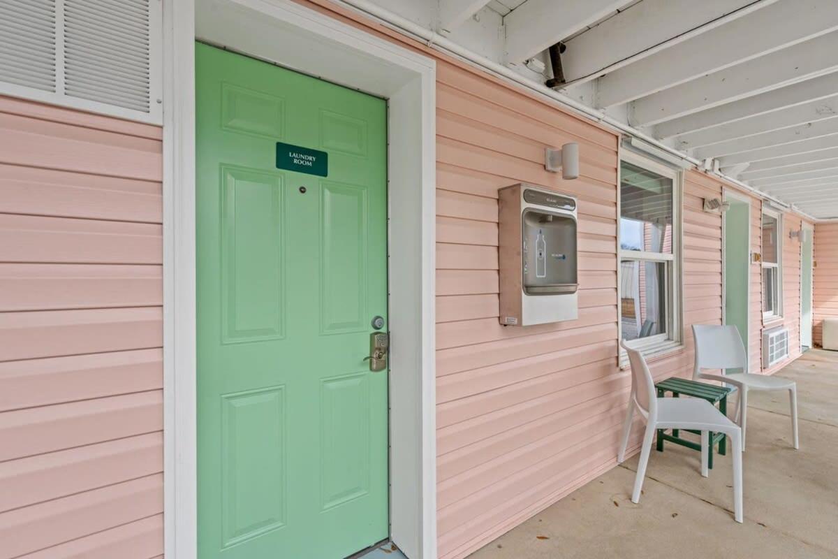 Apartment Treehouse Walk To Pet-friendly 101 *