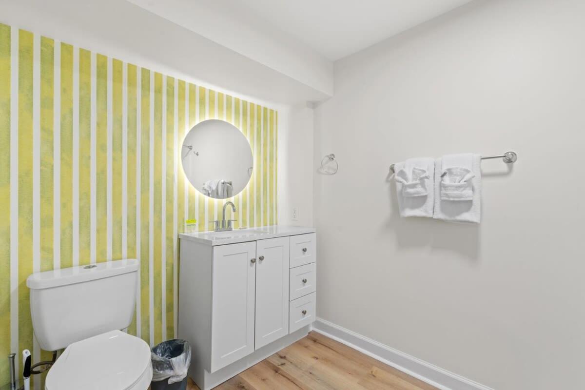 Treehouse Walk To Pet-friendly 101 Apartment Myrtle Beach
