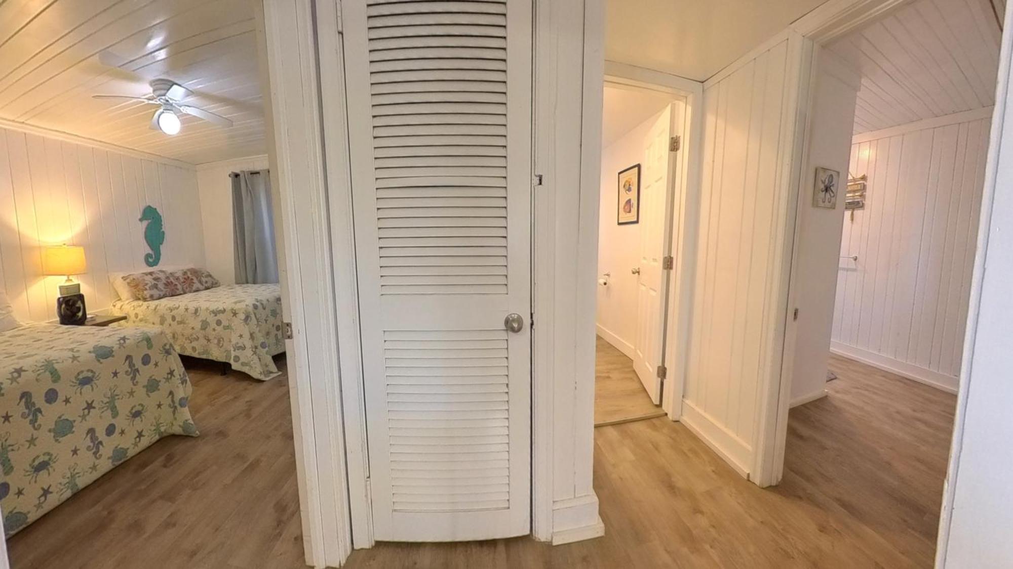 Oceanfront, Centrally Located, Huge 5k Sq Ft W Huge Private Pool, Hot Tub, & Gameroom Holiday home
