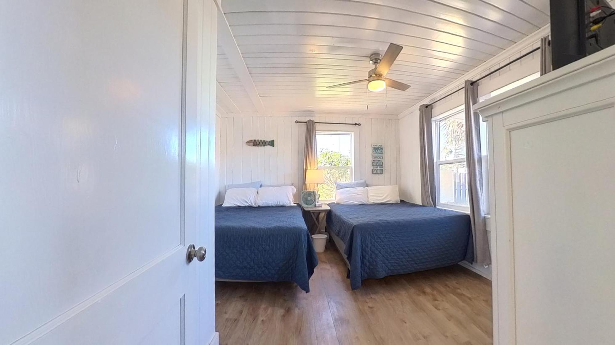 Oceanfront, Centrally Located, Huge 5k Sq Ft W Huge Private Pool, Hot Tub, & Gameroom Holiday home Myrtle Beach