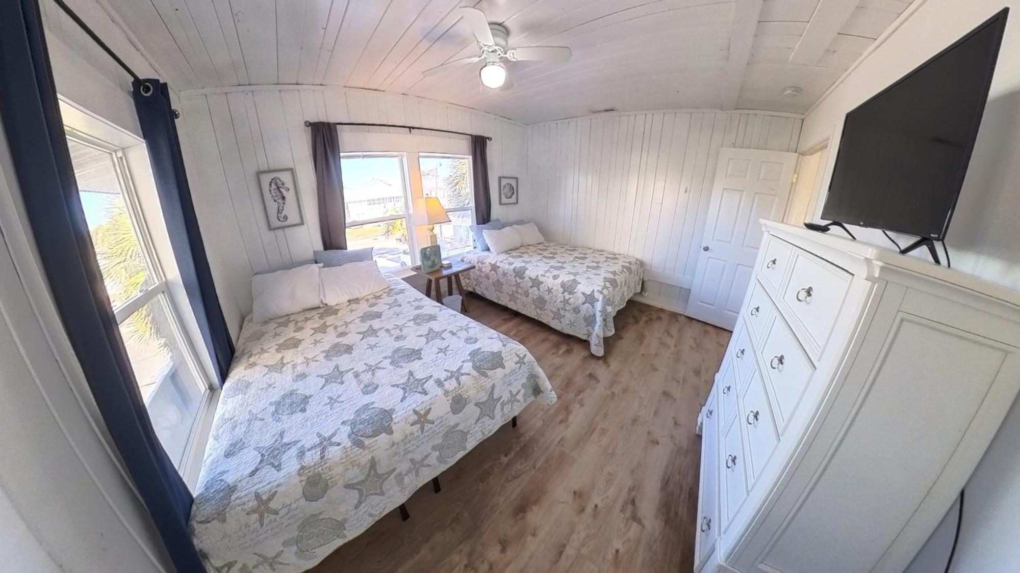 Oceanfront, Centrally Located, Huge 5k Sq Ft W Huge Private Pool, Hot Tub, & Gameroom * Myrtle Beach
