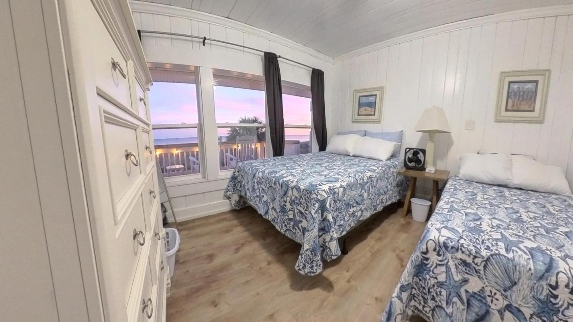 Oceanfront, Centrally Located, Huge 5k Sq Ft W Huge Private Pool, Hot Tub, & Gameroom Myrtle Beach