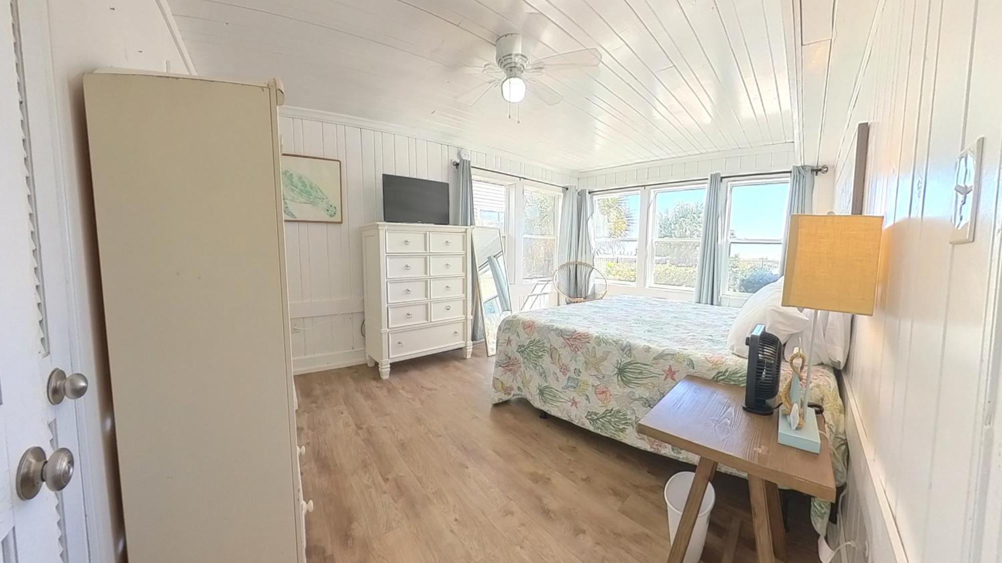 Oceanfront, Centrally Located, Huge 5k Sq Ft W Huge Private Pool, Hot Tub, & Gameroom * Myrtle Beach