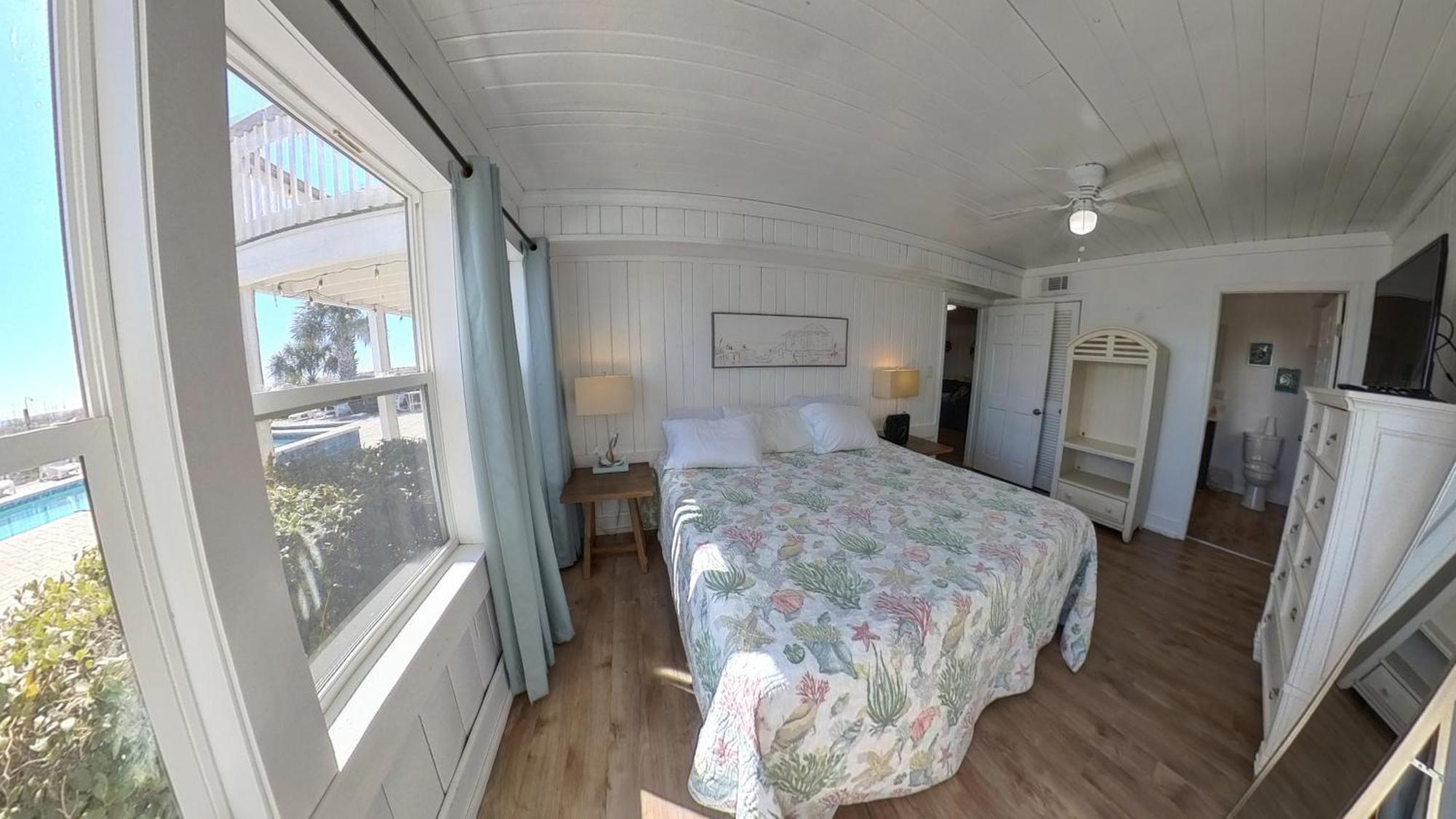 Oceanfront, Centrally Located, Huge 5k Sq Ft W Huge Private Pool, Hot Tub, & Gameroom Myrtle Beach