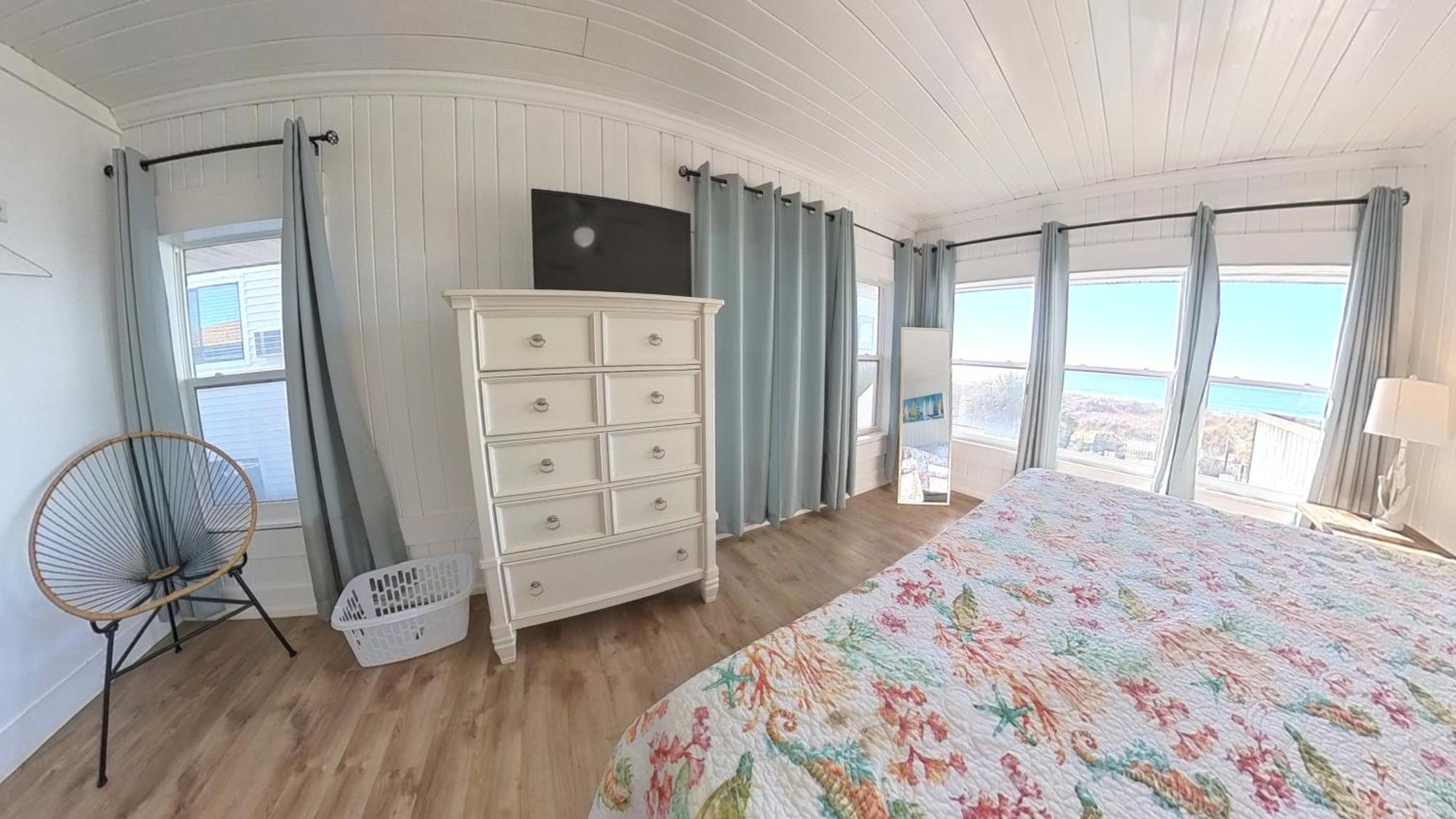 Oceanfront, Centrally Located, Huge 5k Sq Ft W Huge Private Pool, Hot Tub, & Gameroom Holiday home Myrtle Beach