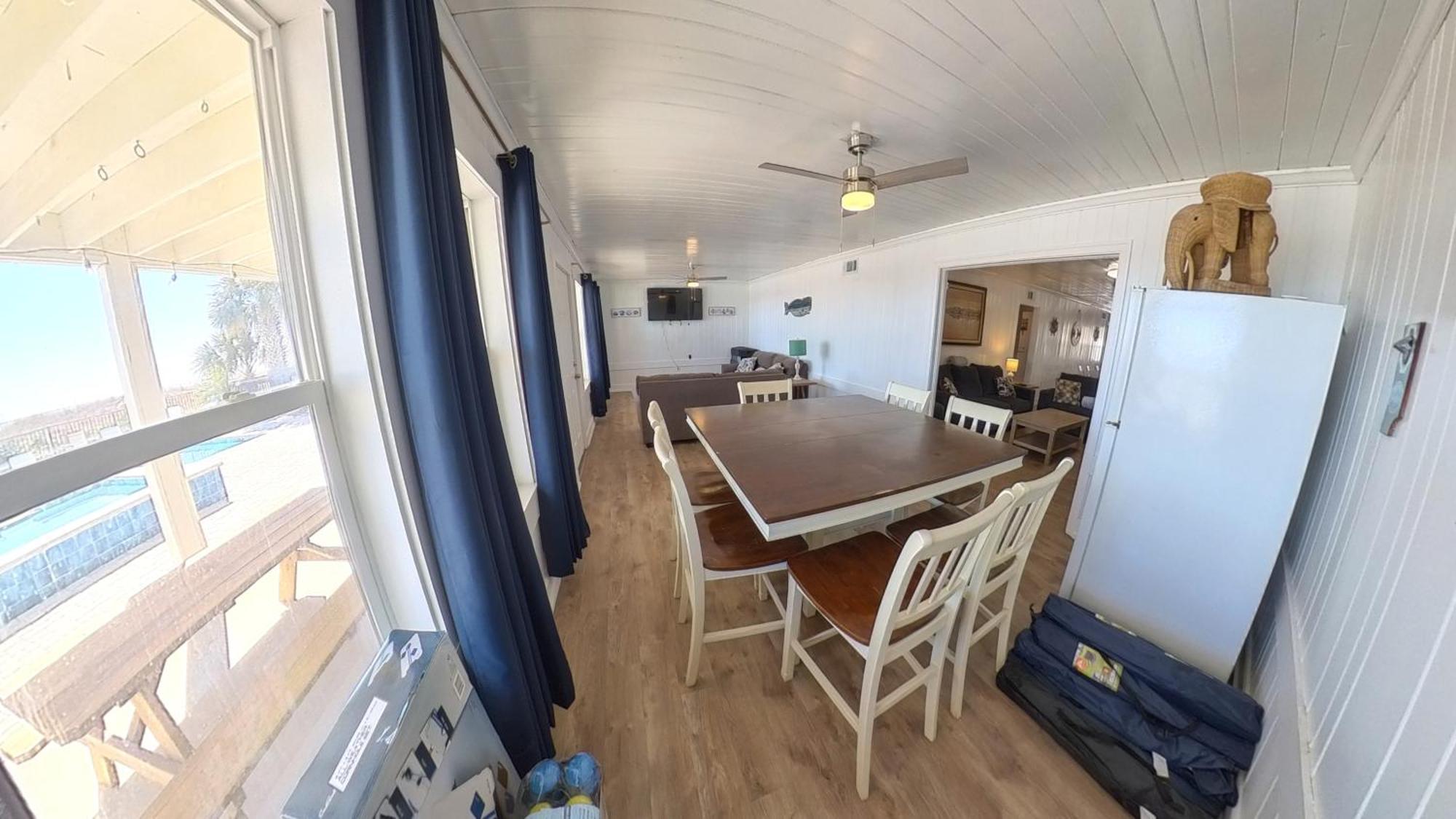 Holiday home Oceanfront, Centrally Located, Huge 5k Sq Ft W Huge Private Pool, Hot Tub, & Gameroom