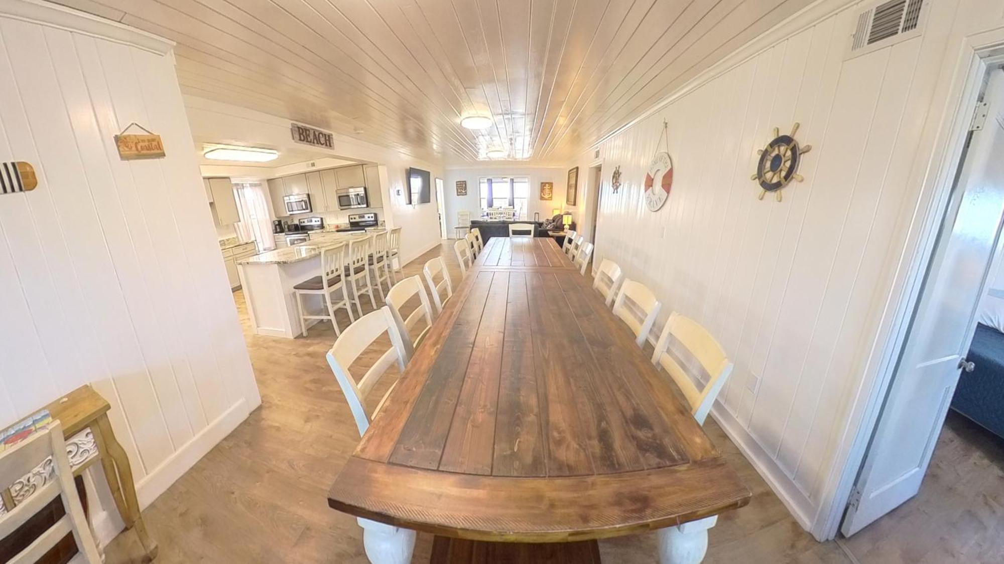 Holiday home Oceanfront, Centrally Located, Huge 5k Sq Ft W Huge Private Pool, Hot Tub, & Gameroom