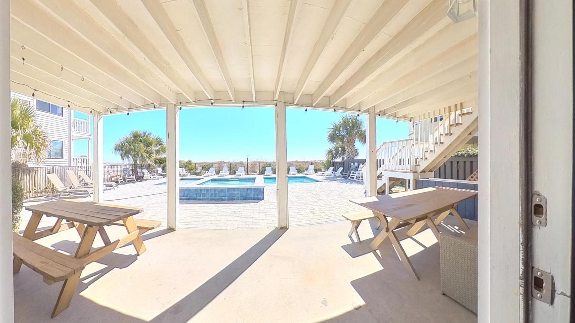 Oceanfront, Centrally Located, Huge 5k Sq Ft W Huge Private Pool, Hot Tub, & Gameroom