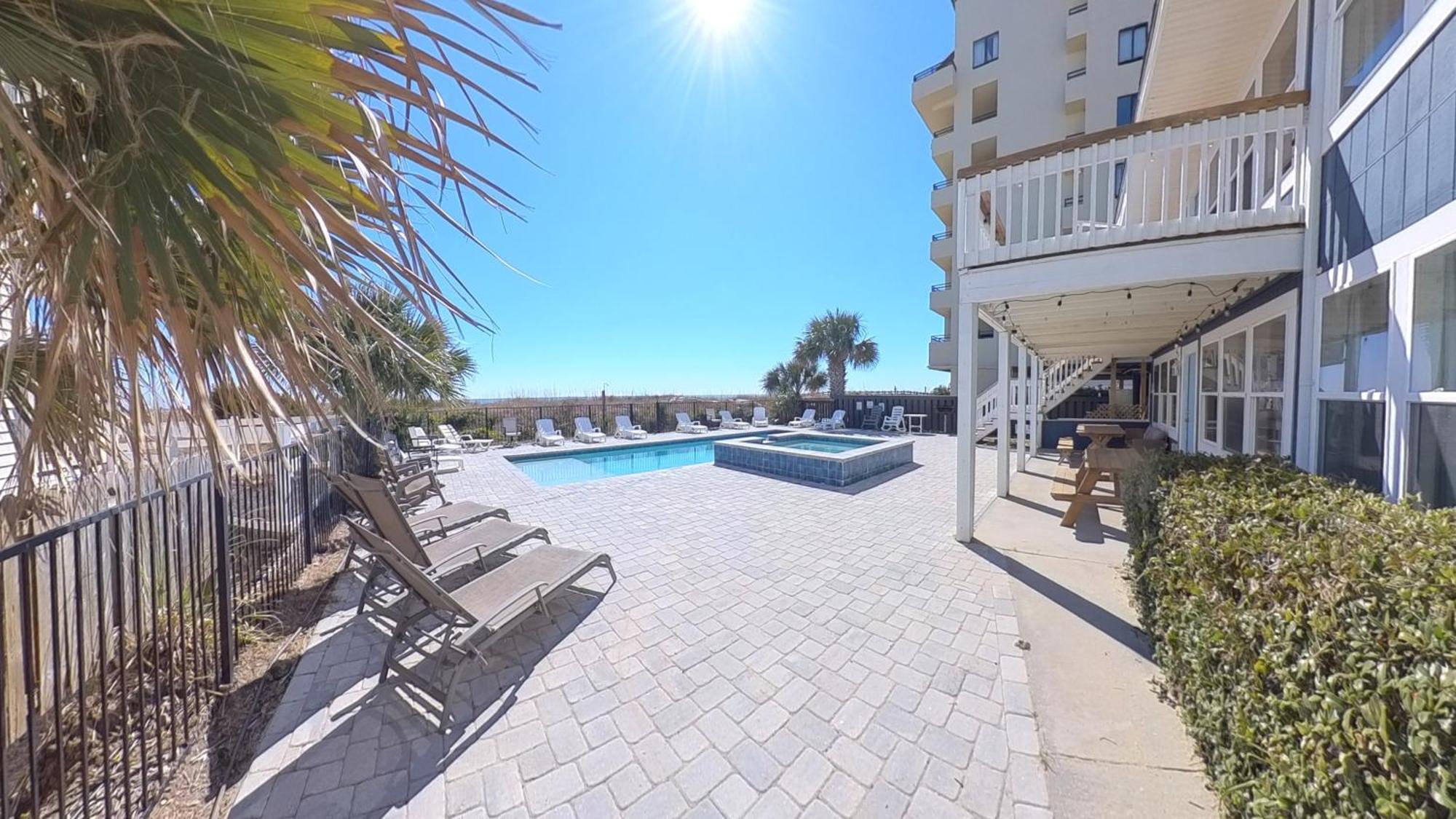 Holiday home Oceanfront, Centrally Located, Huge 5k Sq Ft W Huge Private Pool, Hot Tub, & Gameroom