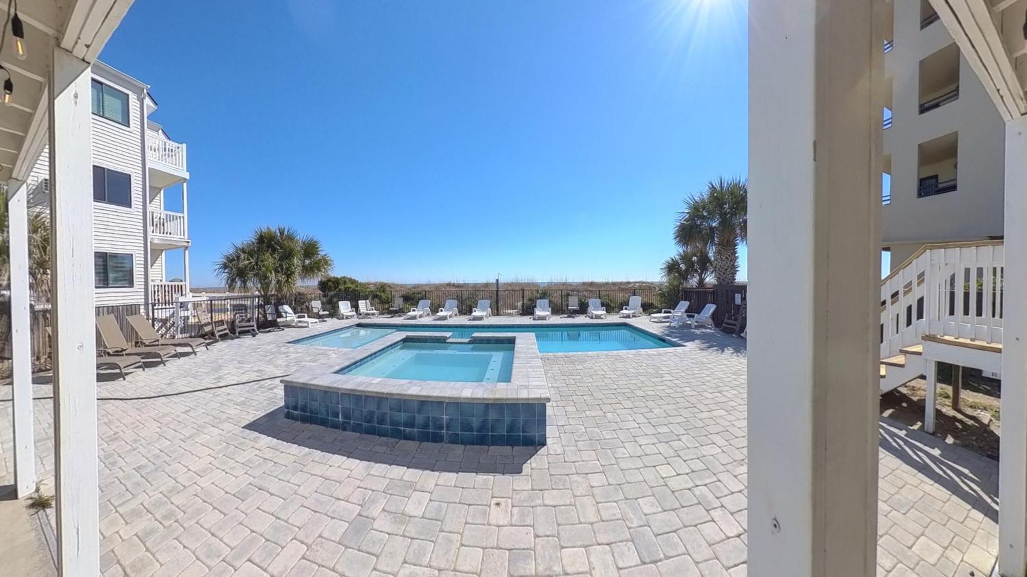 Holiday home Oceanfront, Centrally Located, Huge 5k Sq Ft W Huge Private Pool, Hot Tub, & Gameroom *
