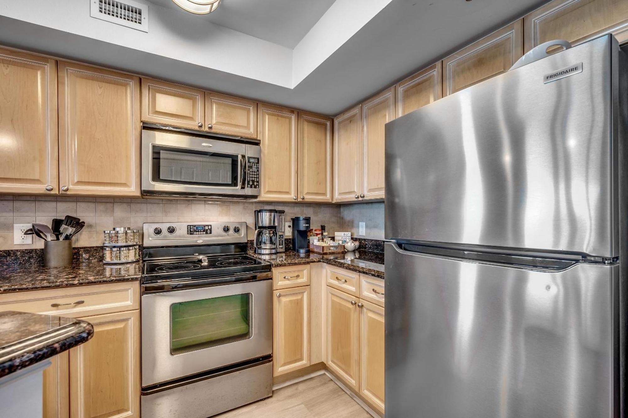 Horizon At 77th - Unit 812