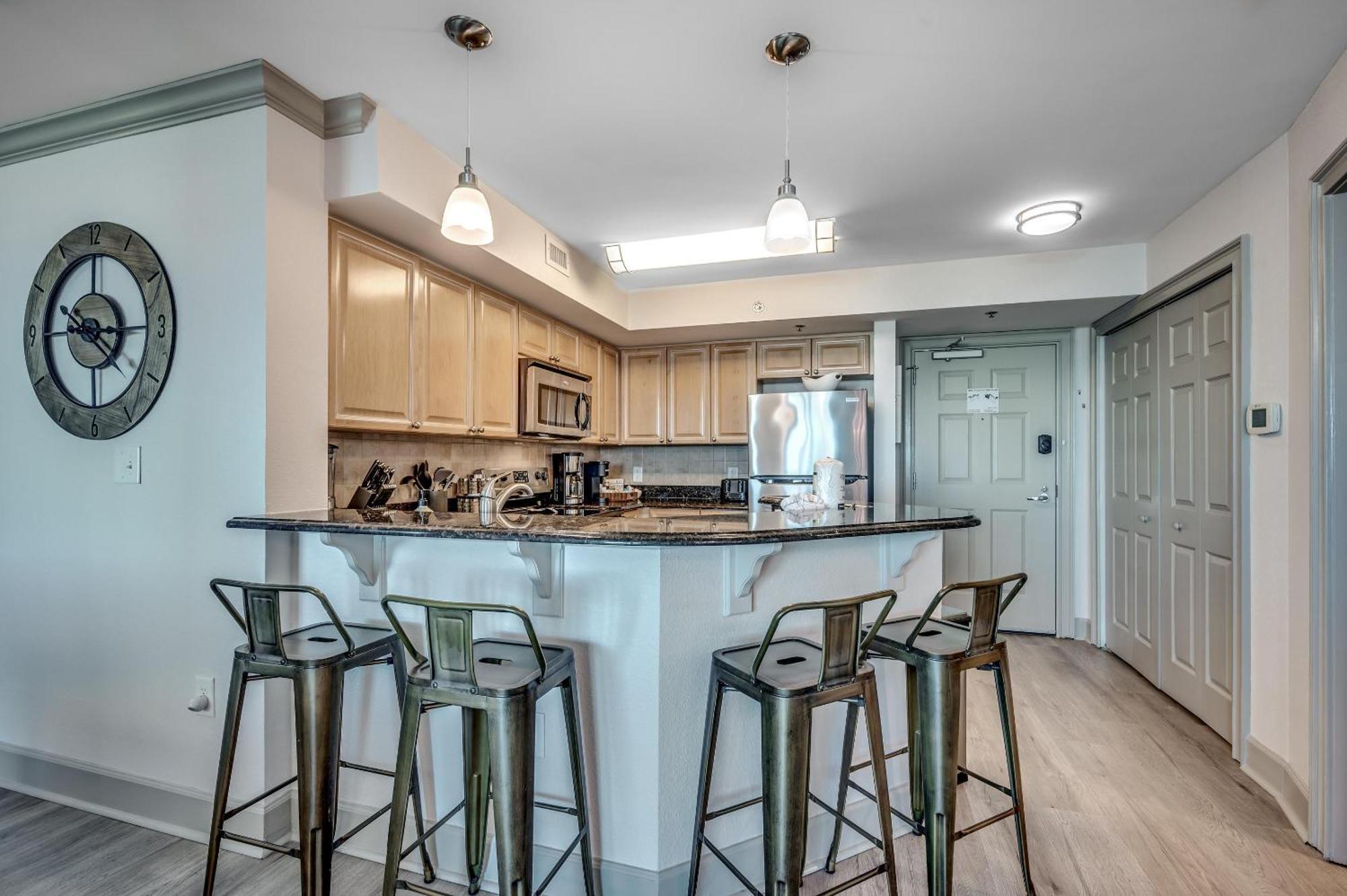 Horizon At 77th - Unit 812