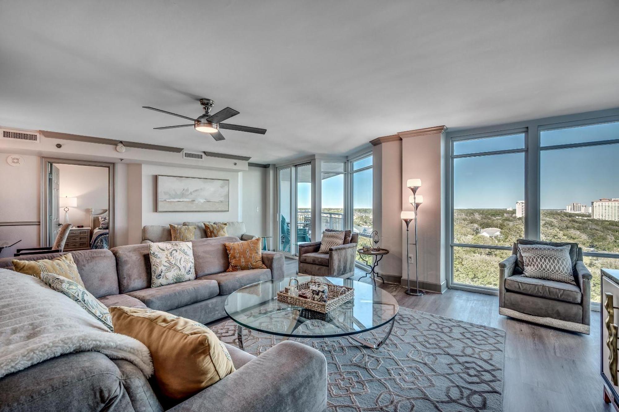 Horizon At 77th - Unit 812 Holiday home